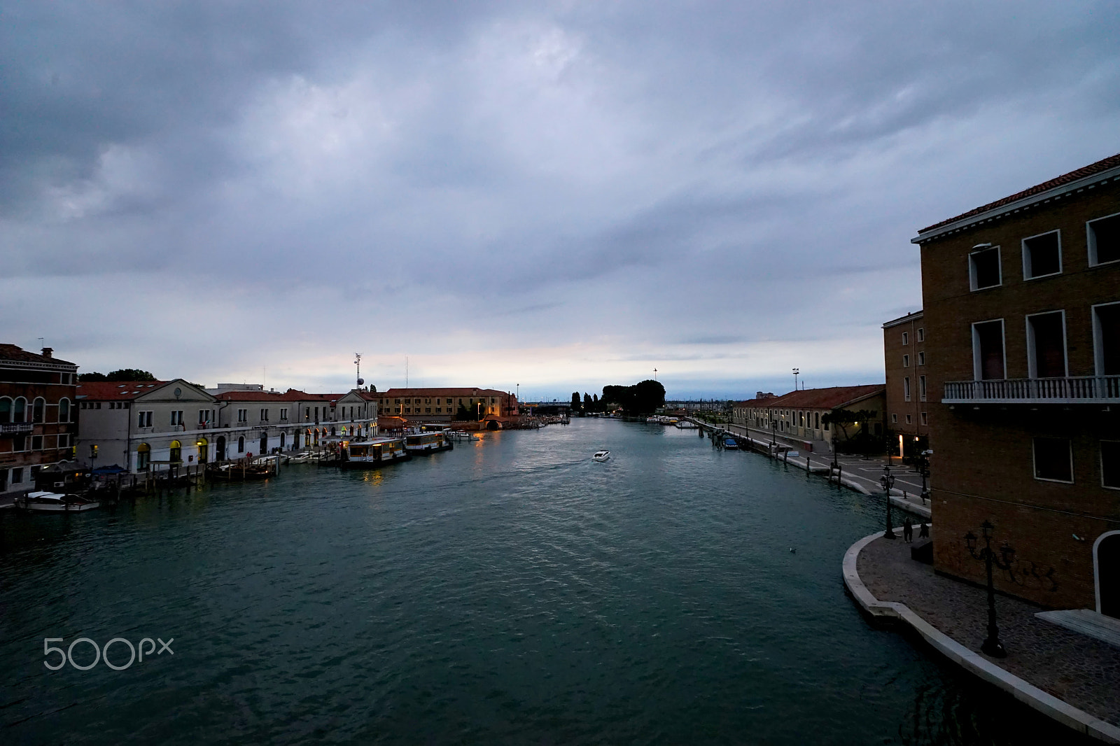 Sony Vario-Sonnar T* 16-35mm F2.8 ZA SSM sample photo. Venice photography