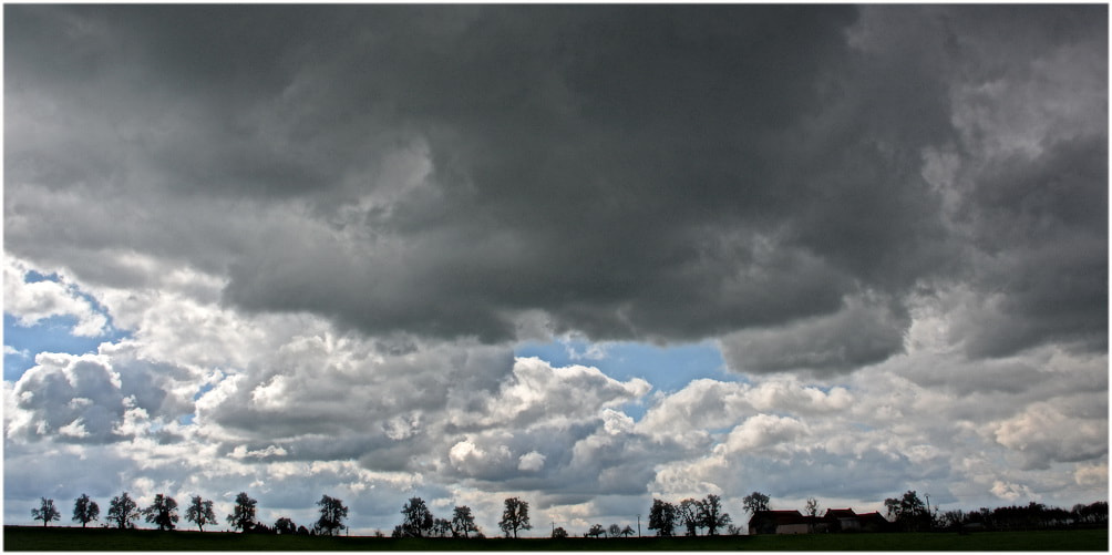 Nikon D7100 + Tamron AF 18-270mm F3.5-6.3 Di II VC LD Aspherical (IF) MACRO sample photo. Nuages photography