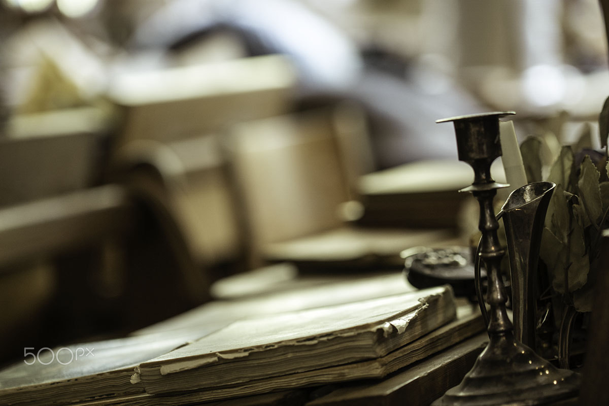 Sony ILCA-77M2 + 90mm F2.8 Macro SSM sample photo. Schooldesk from the past photography