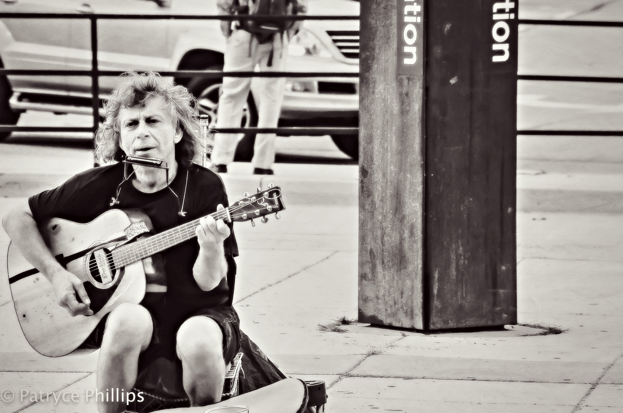 Pentax K-5 II sample photo. The music man vienna metro orange line photography