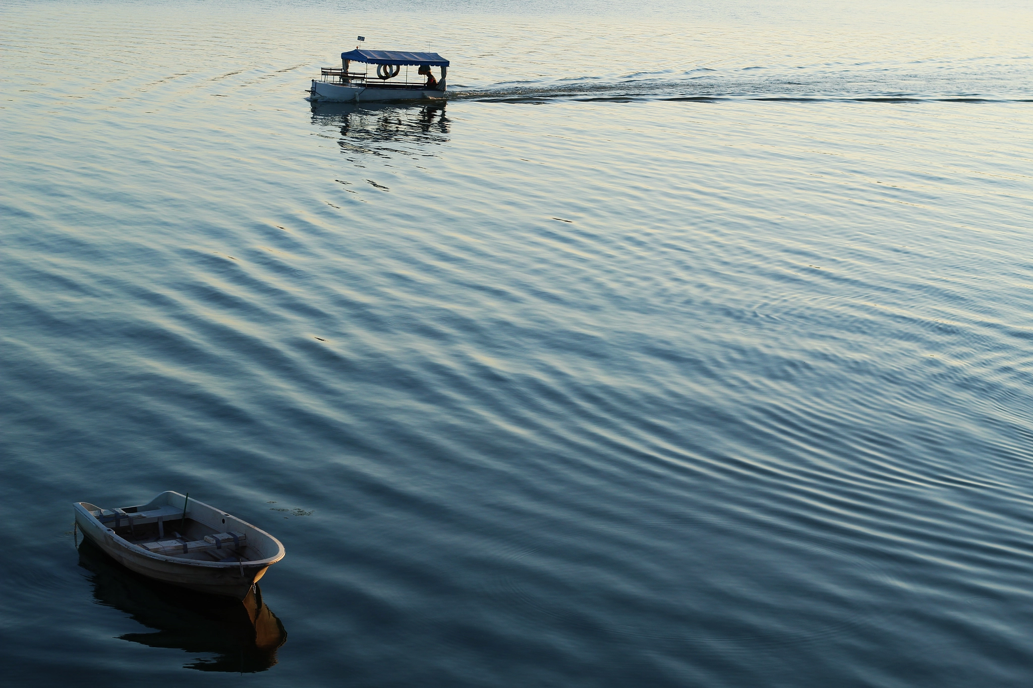 Canon EOS 1200D (EOS Rebel T5 / EOS Kiss X70 / EOS Hi) + Canon EF 50mm F1.8 II sample photo. Boat i photography