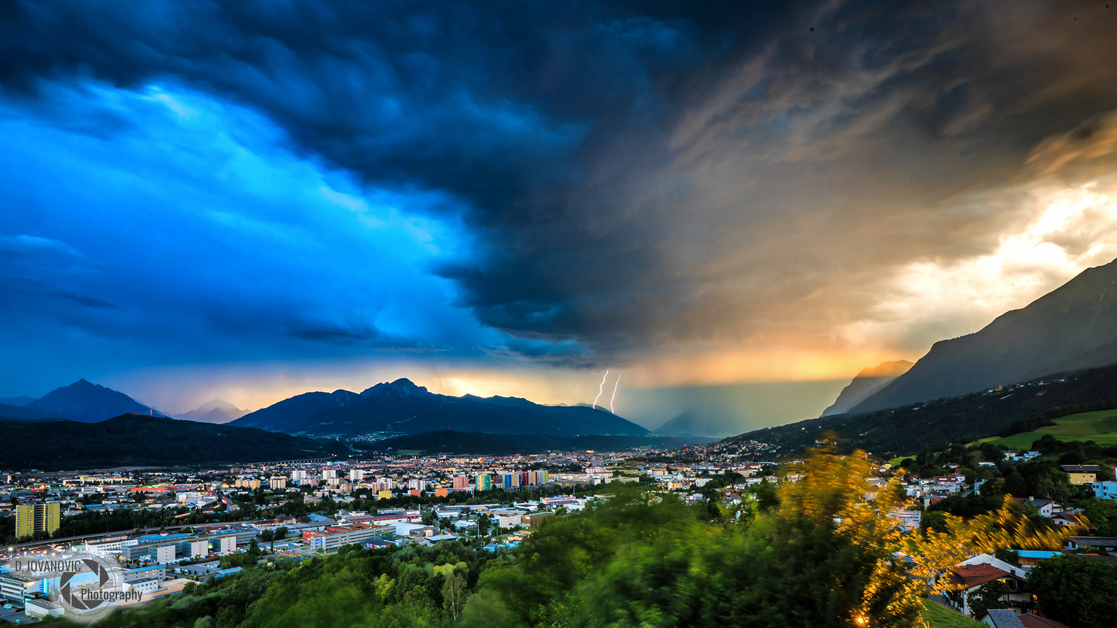 Sony a7R II + Sony Vario-Sonnar T* 16-35mm F2.8 ZA SSM sample photo. Upcoming storm photography