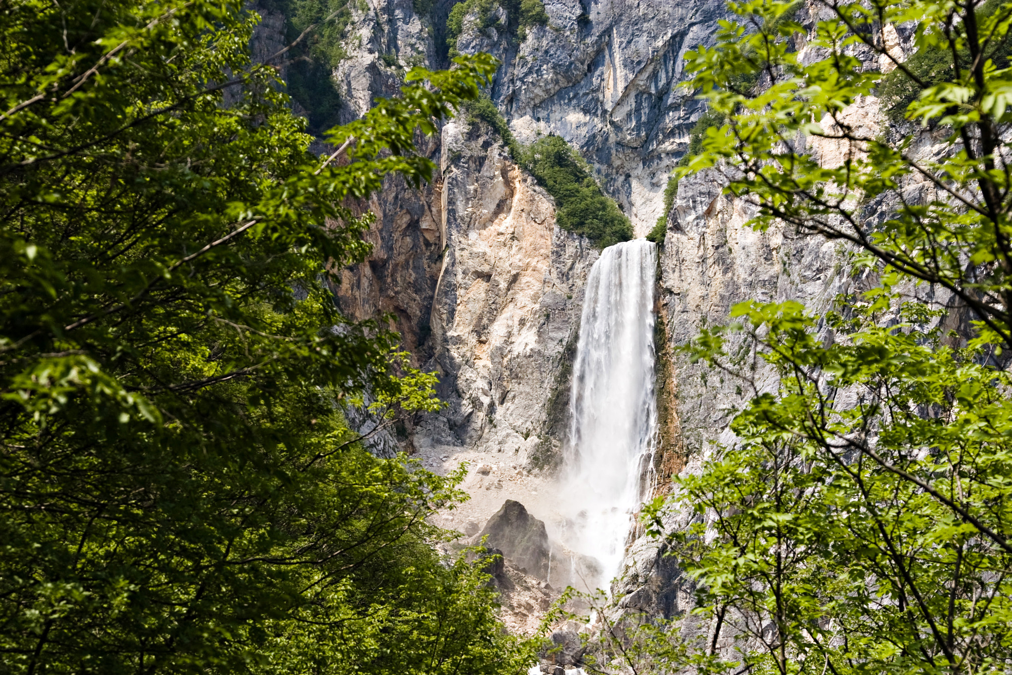 Tamron 35-90mm F4 AF sample photo. Boka waterfall photography