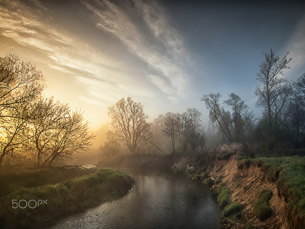 Sigma 70-200mm F2.8 EX DG Macro HSM II sample photo. Dawn on the river photography