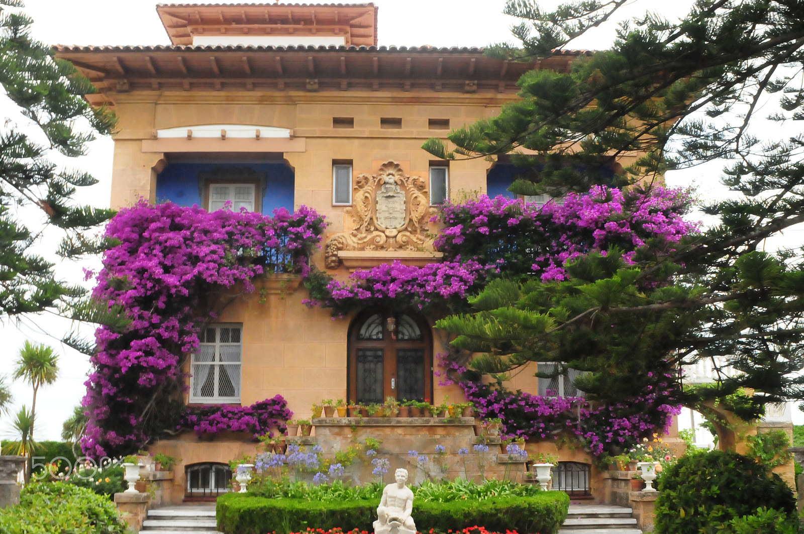 AF Zoom-Nikkor 28-85mm f/3.5-4.5 sample photo. The mansion photography