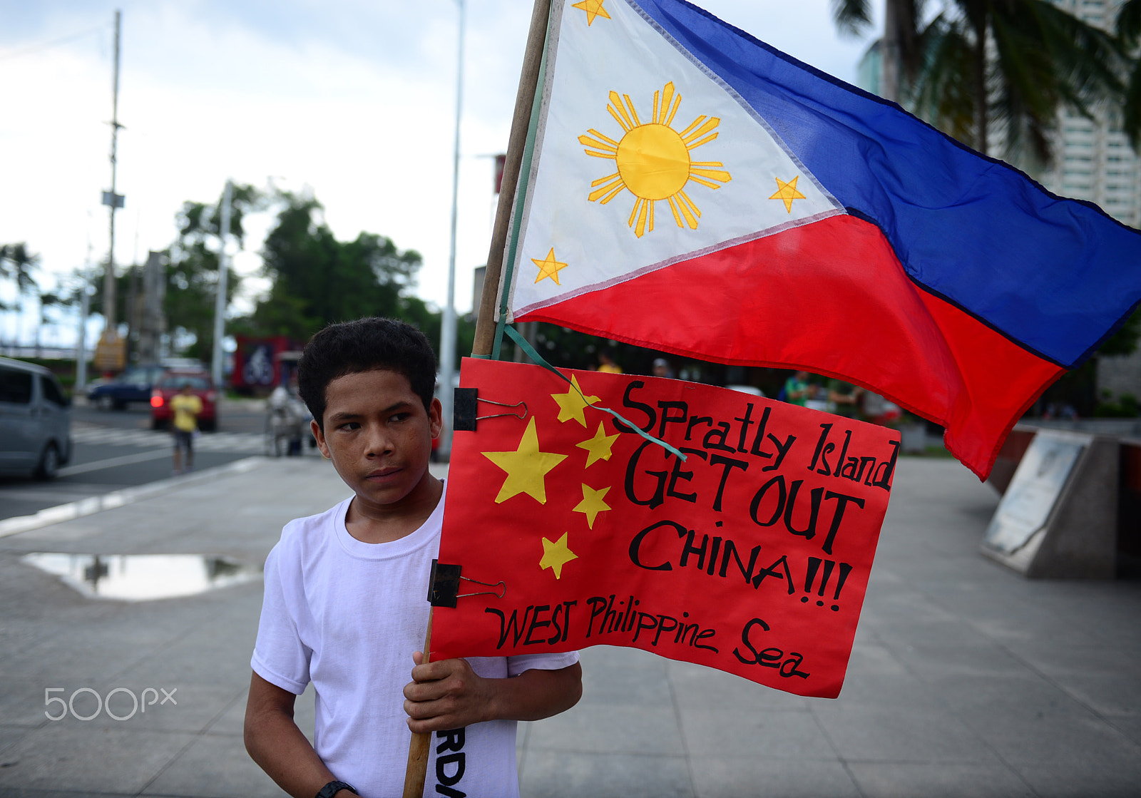 Nikon D600 sample photo. Philippines demands china's exit photography