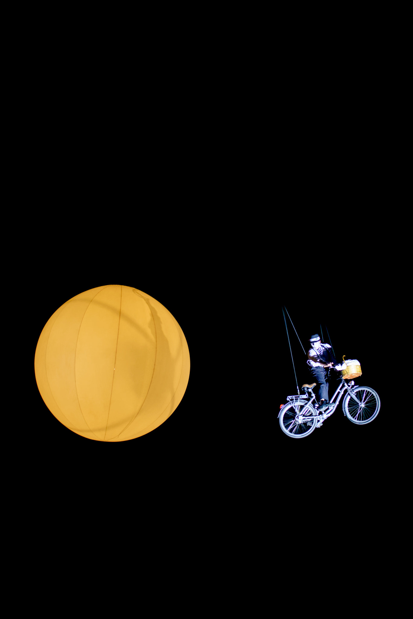 Nikon AF-S Nikkor 70-200mm F2.8G ED VR II sample photo. Cycling moon photography