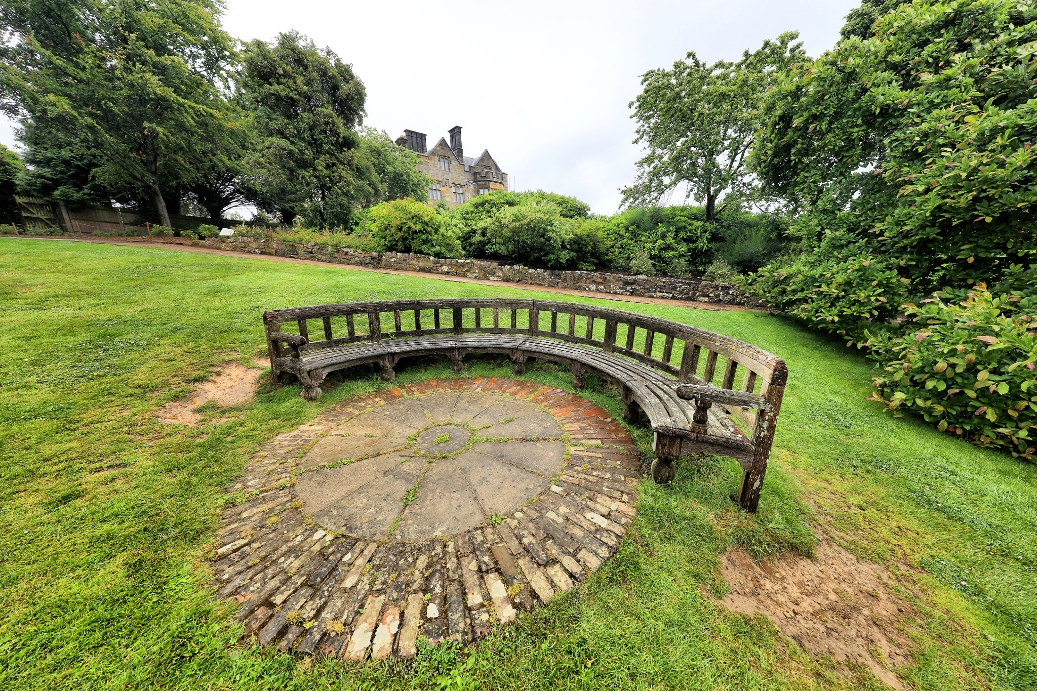 Canon EOS 5DS R + Canon EF 11-24mm F4L USM sample photo. Scotney castle photography