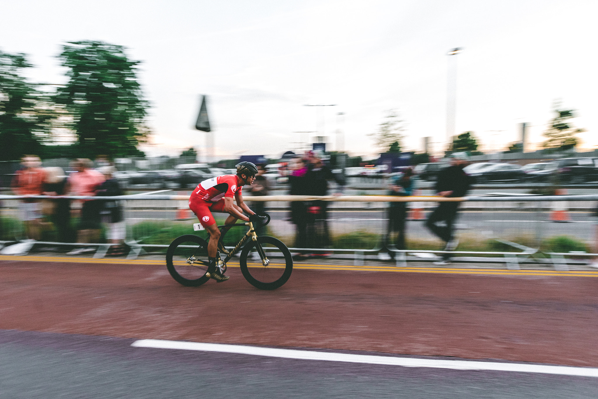 Sony Vario-Sonnar T* 16-35mm F2.8 ZA SSM II sample photo. Red hook crit london no.2 photography