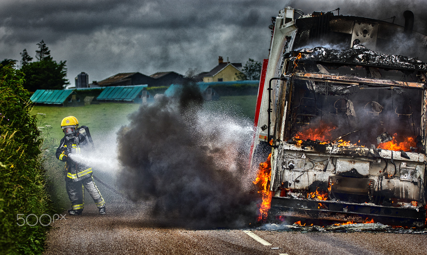 Sigma 150-600mm F5-6.3 DG OS HSM | C sample photo. Bin lorry fire photography