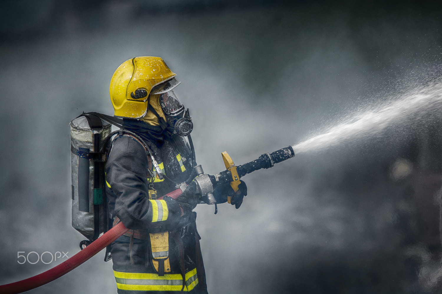 Sigma 150-600mm F5-6.3 DG OS HSM | C sample photo. Bin lorry fire photography