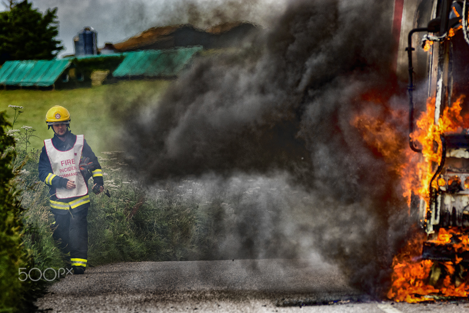 Sigma 150-600mm F5-6.3 DG OS HSM | C sample photo. Bin lorry fire photography