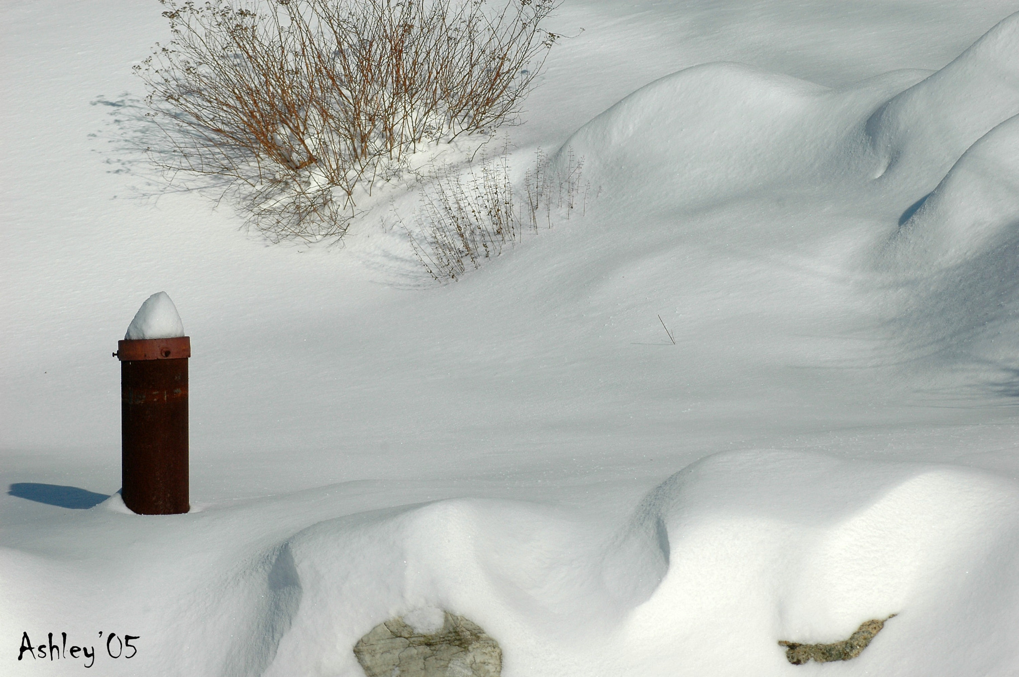 Nikon D70 + AF Zoom-Nikkor 75-300mm f/4.5-5.6 sample photo. Snow bank, connecticut photography