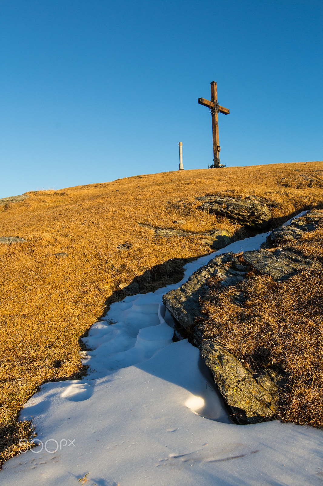 Canon EOS 700D (EOS Rebel T5i / EOS Kiss X7i) + Canon EF 11-24mm F4L USM sample photo. No snow at the top photography