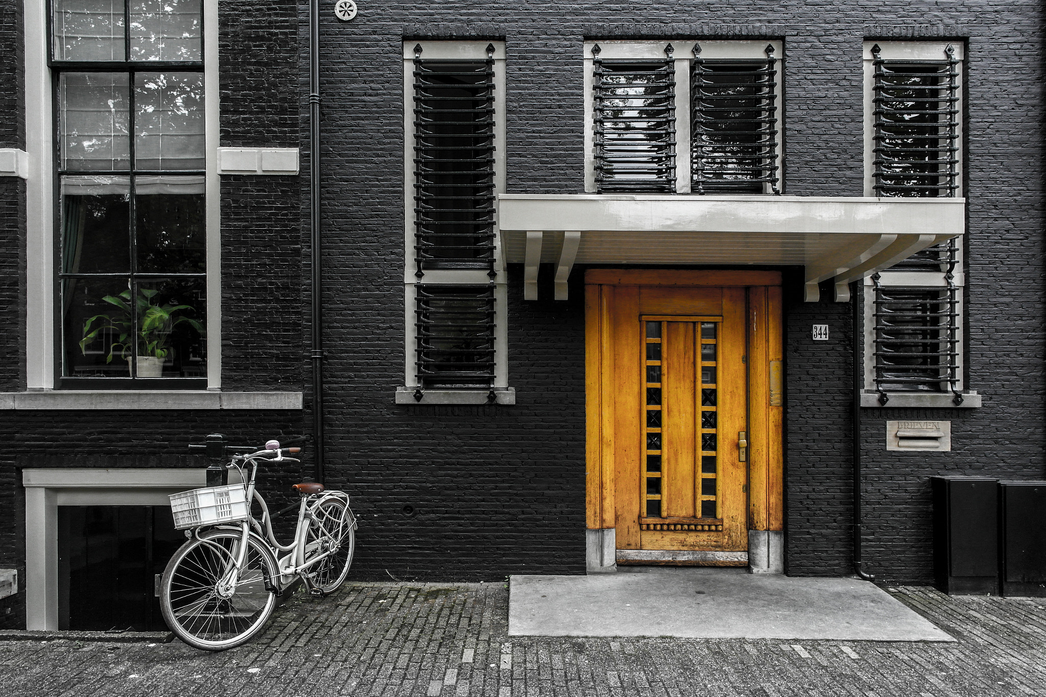 Samsung NX200 sample photo. Amsterdam photography