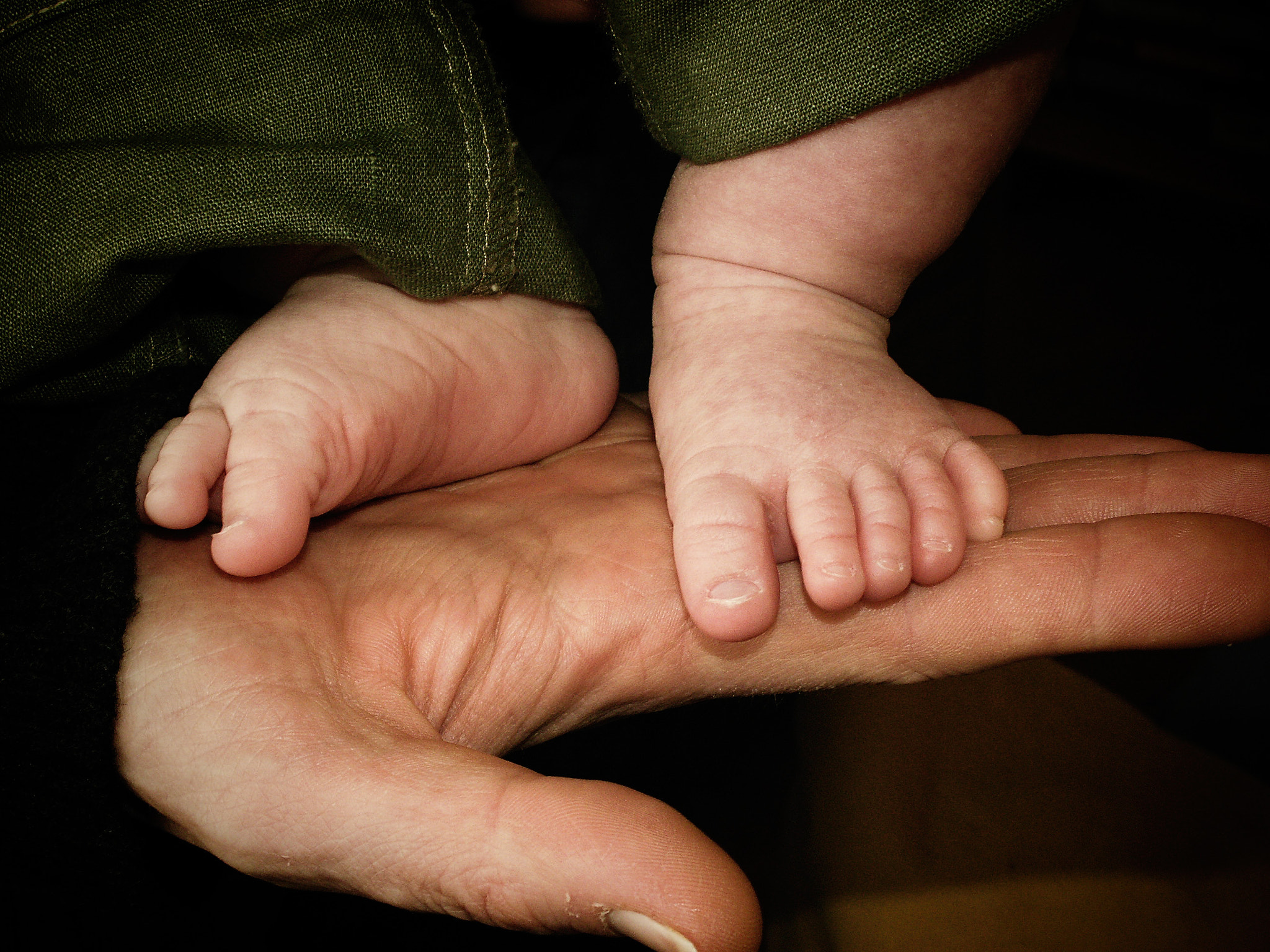KONICA MINOLTA DiMAGE Z5 sample photo. Newborn photography