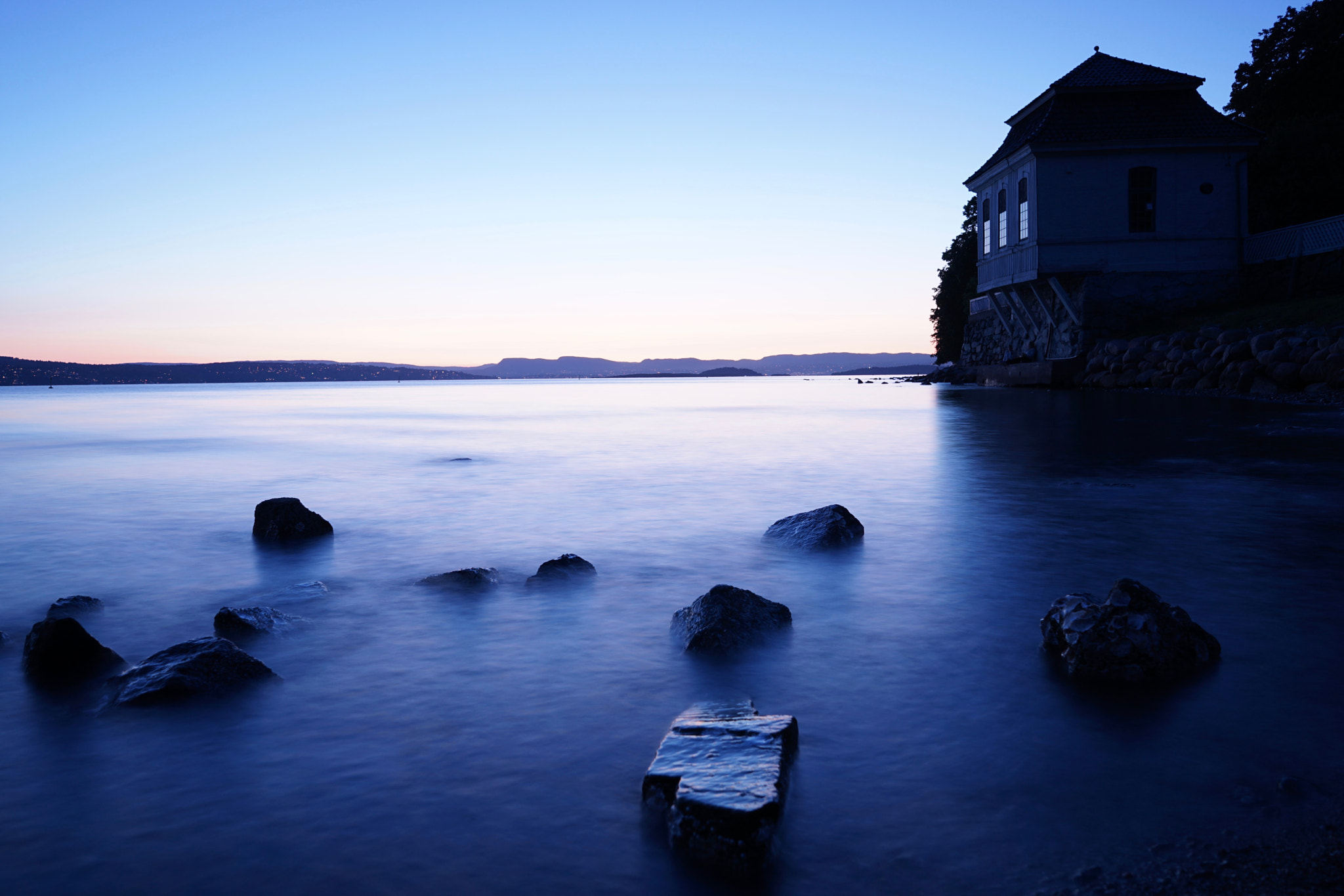 Sony a7 II + Sony FE 28mm F2 sample photo. Sunset and the sea photography