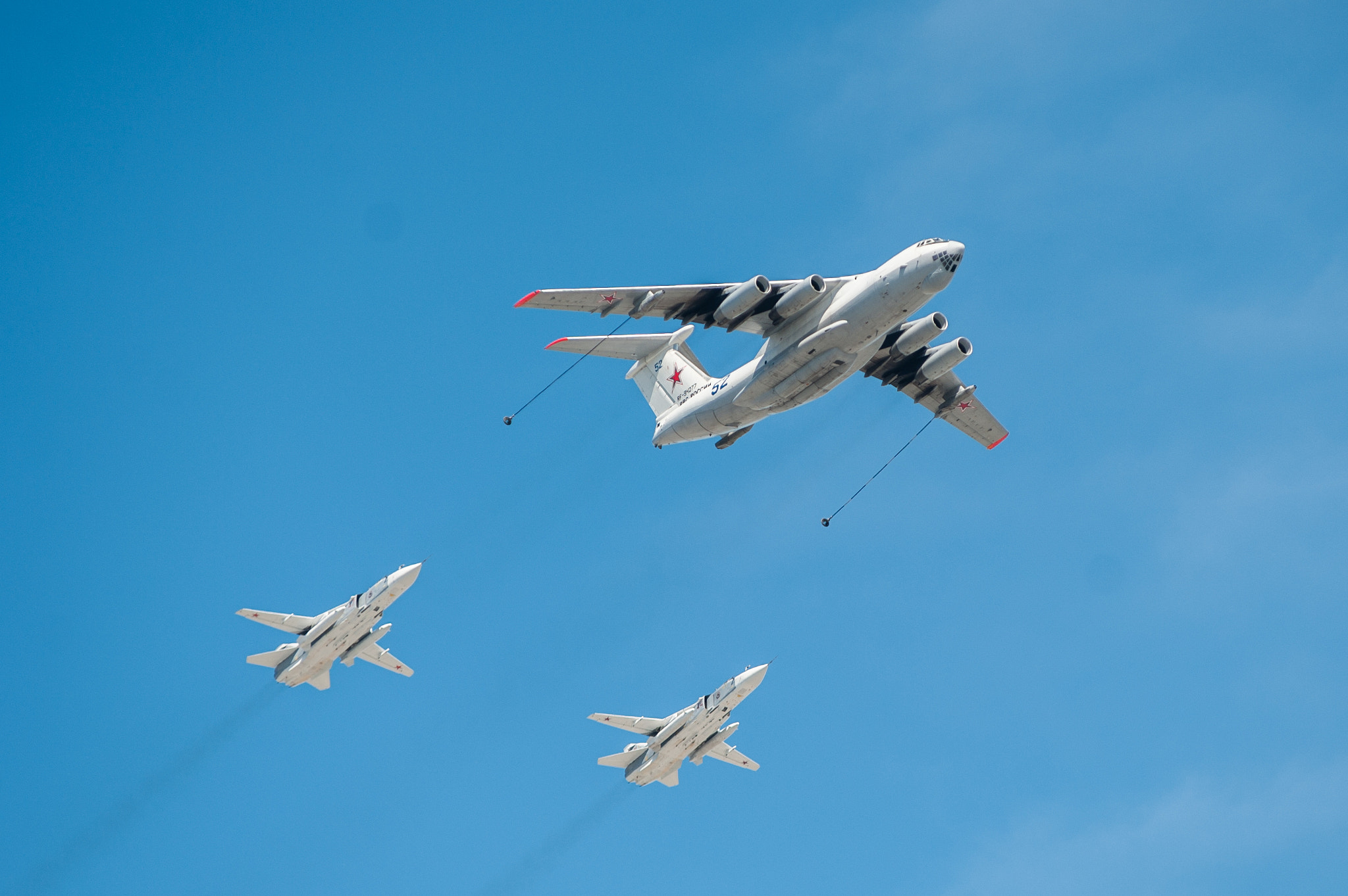 AF Zoom-Nikkor 80-200mm f/2.8 ED sample photo. Su-24 fencer & il-76 candid photography