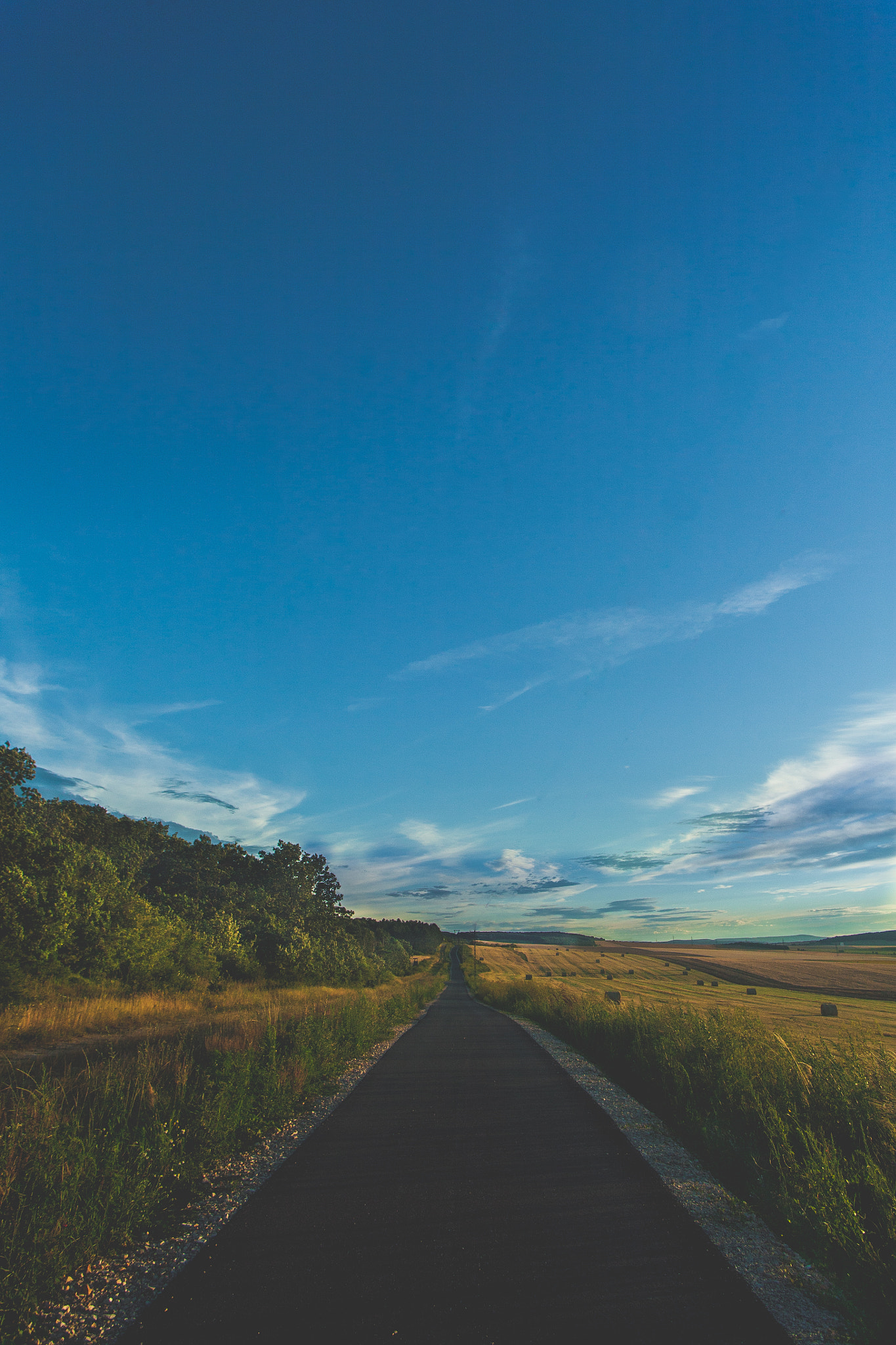 Canon EOS 5D + Tamron AF 19-35mm f/3.5-4.5 sample photo. Ride photography