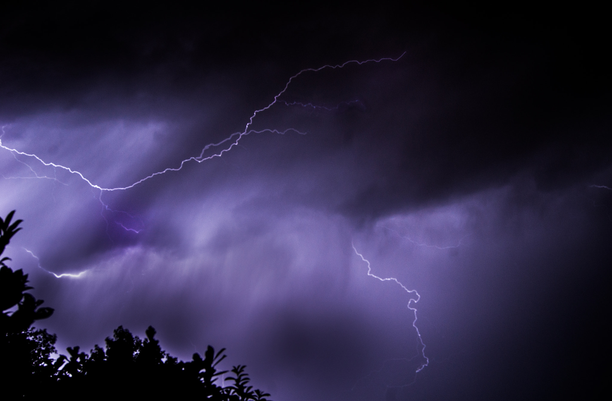 Sony Alpha DSLR-A390 + Sony DT 18-55mm F3.5-5.6 SAM sample photo. Thunderstorm photography