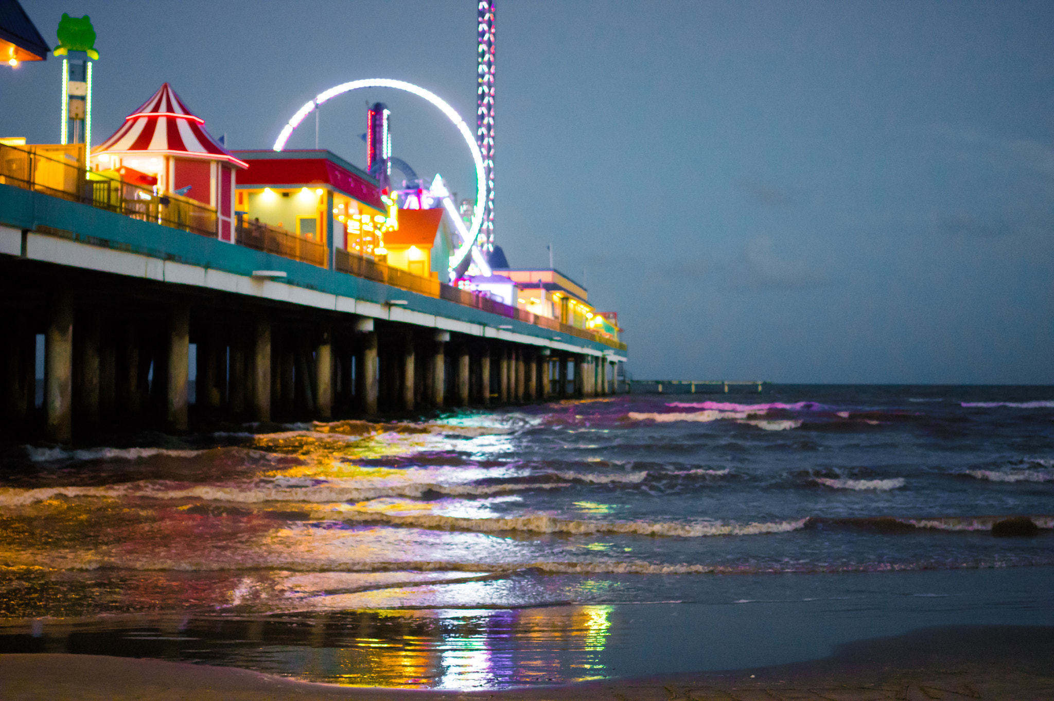 Pentax K-3 + Pentax smc DA 35mm F2.4 AL sample photo. Rainbow waves photography