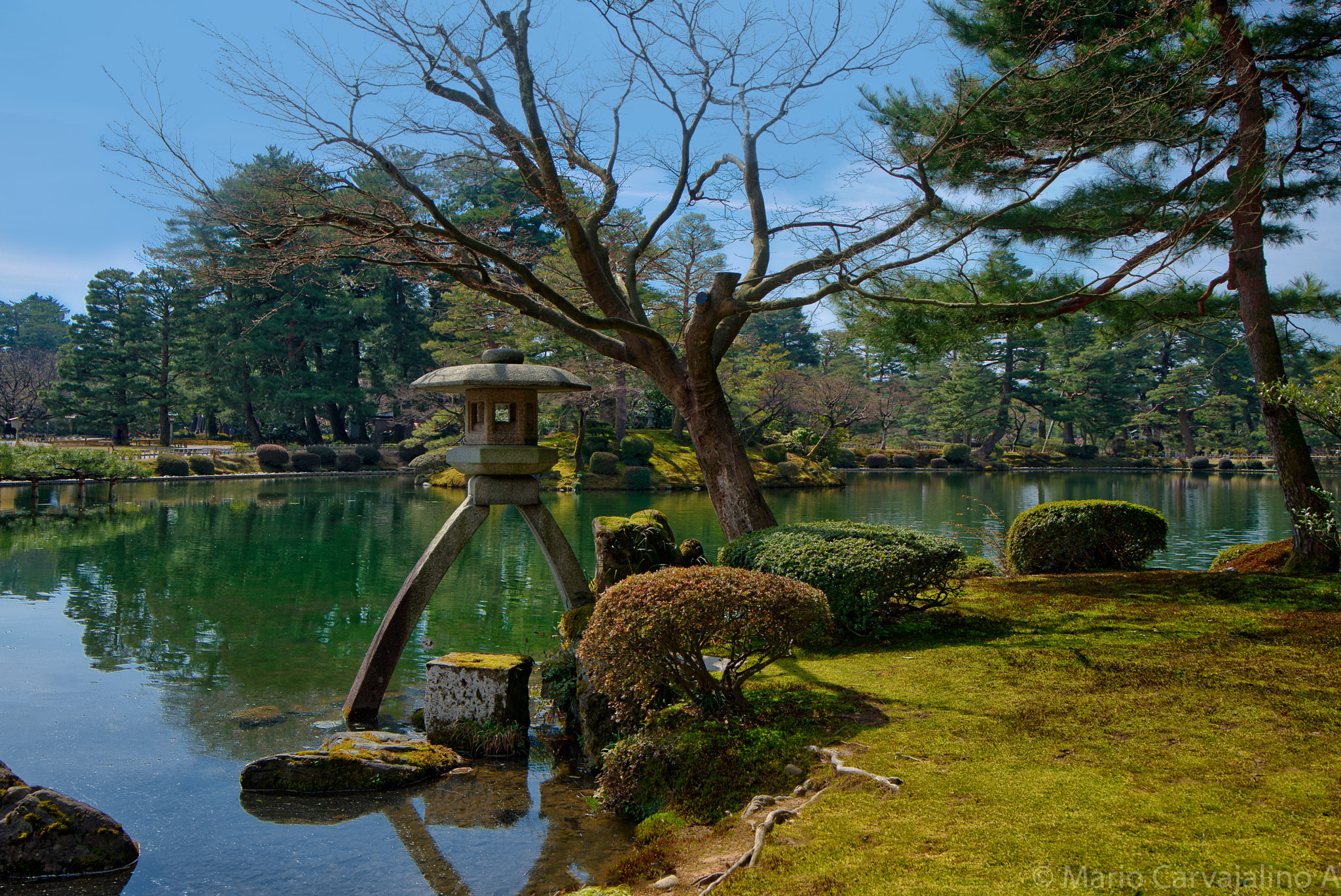 Sony a7R + Sony Vario-Tessar T* FE 16-35mm F4 ZA OSS sample photo. Kenrokuen park.kanazawa japan. each corner of the  ... photography