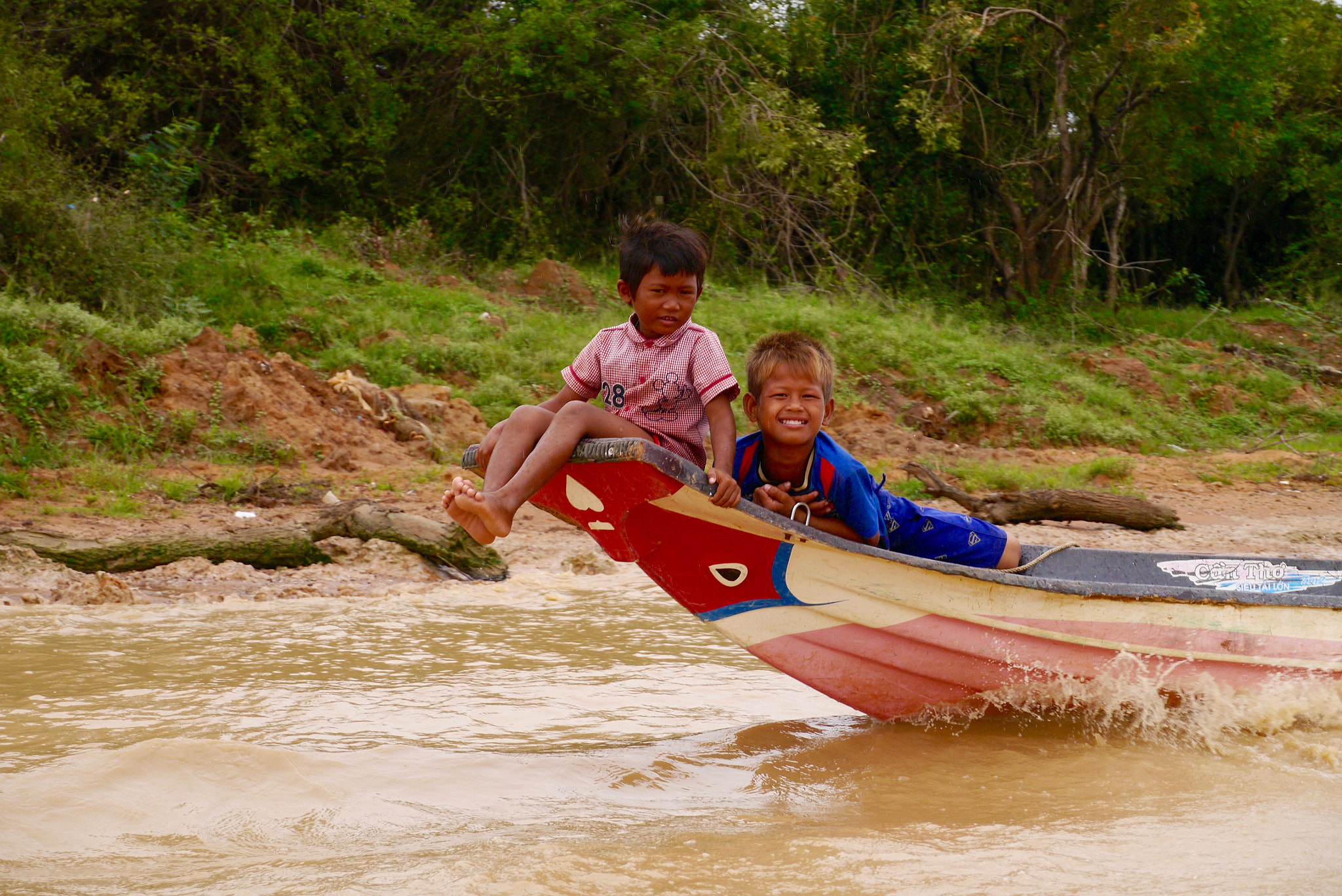 LUMIX G VARIO PZ 14-42/F3.5-5.6 sample photo. Cambodia childrens photography