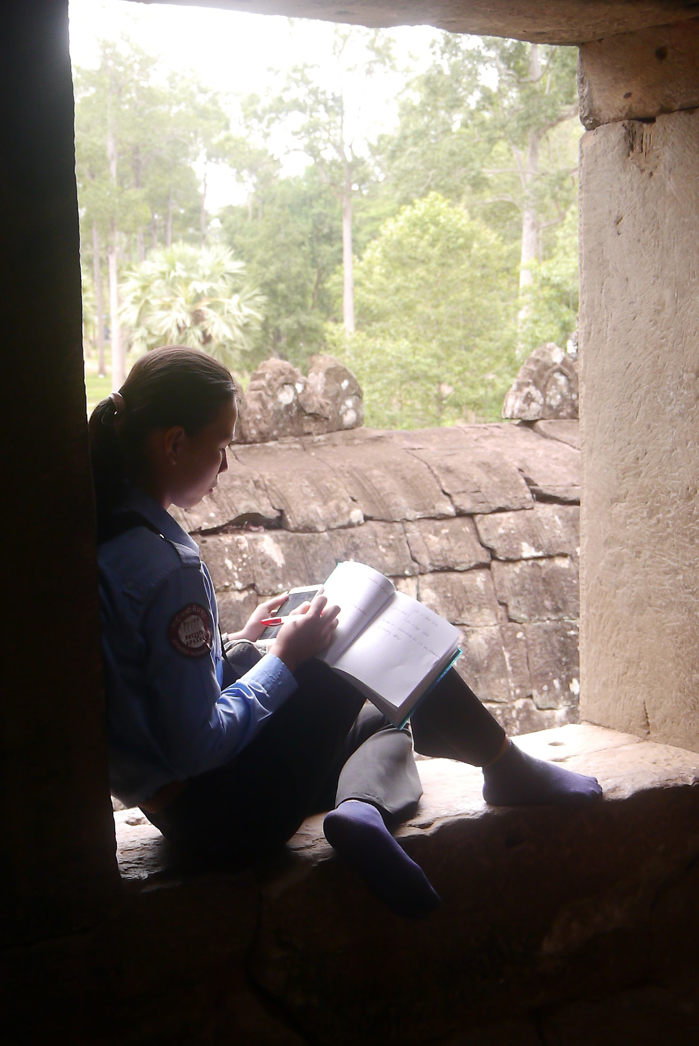 LUMIX G VARIO PZ 14-42/F3.5-5.6 sample photo. Cambodian officer photography
