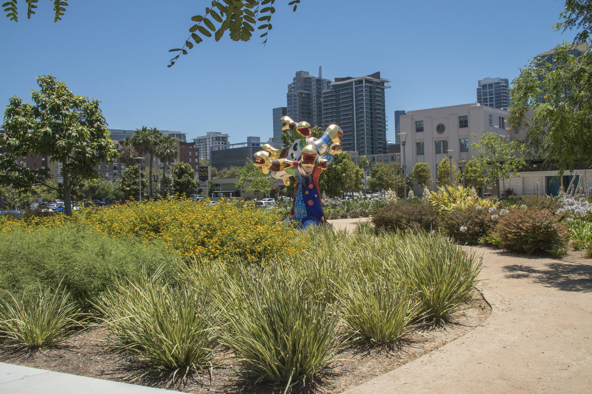 Canon EF 24-105mm F4L IS USM sample photo. Waterfront park diversity garden photography