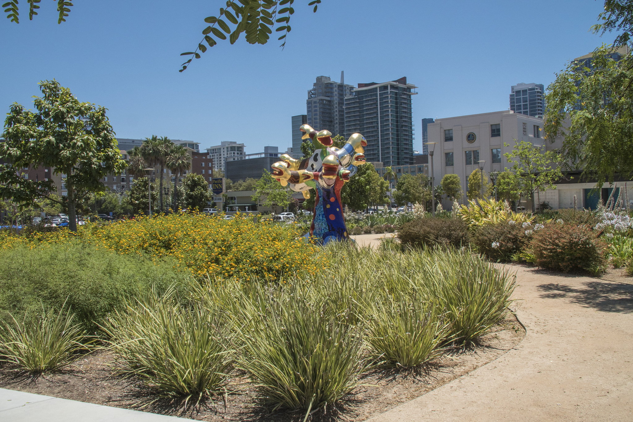 Panasonic Lumix DMC-GH4 + Canon EF 24-105mm F4L IS USM sample photo. Waterfront park diversity garden photography