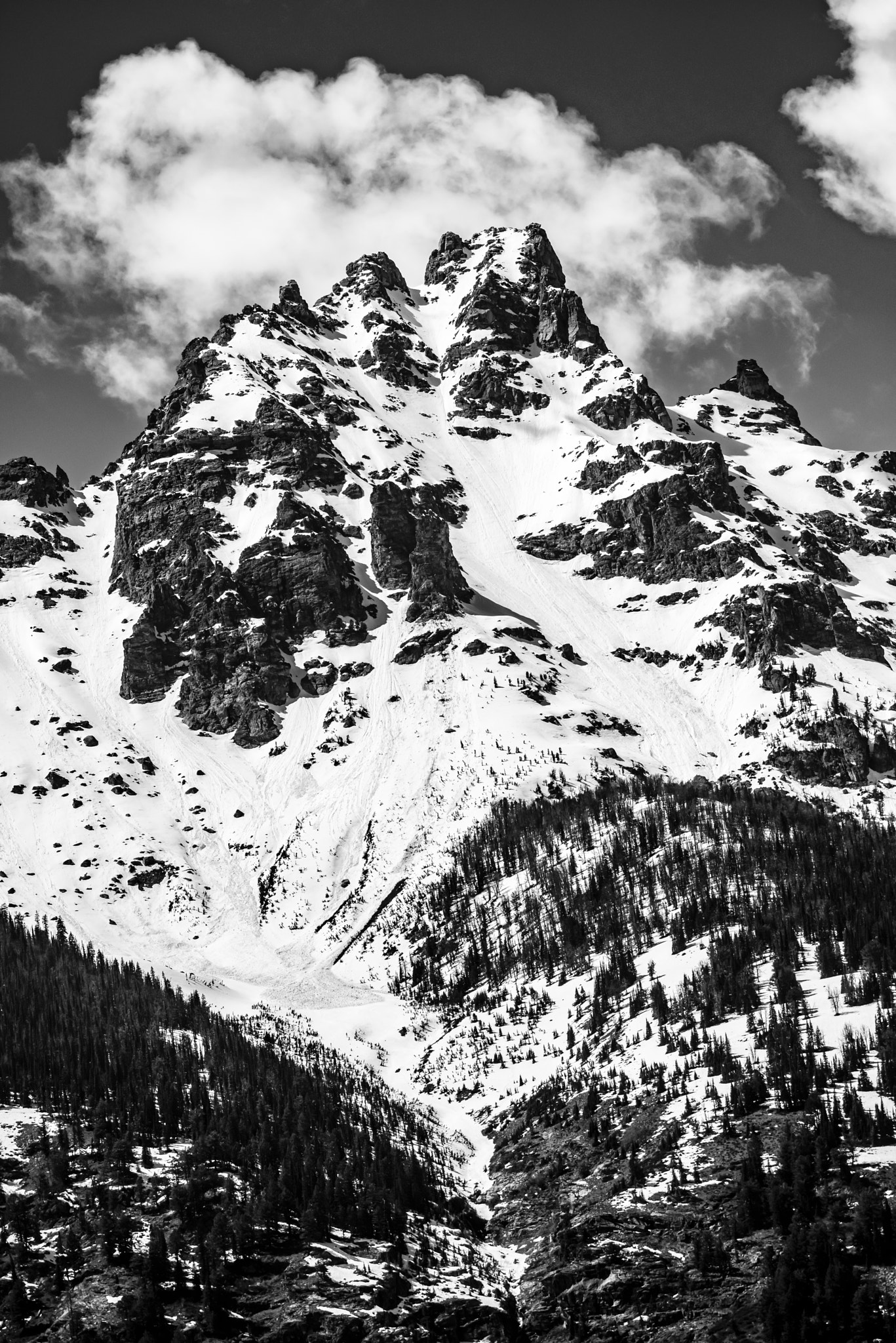 Sigma APO 100-300mm F4 EX IF HSM + 1.4x sample photo. Trails on grand teton peaks photography