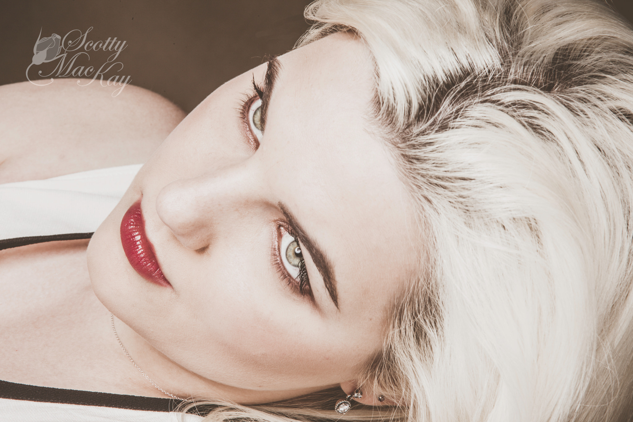 Canon EF 135mm F2.8 SF sample photo. Thought photography