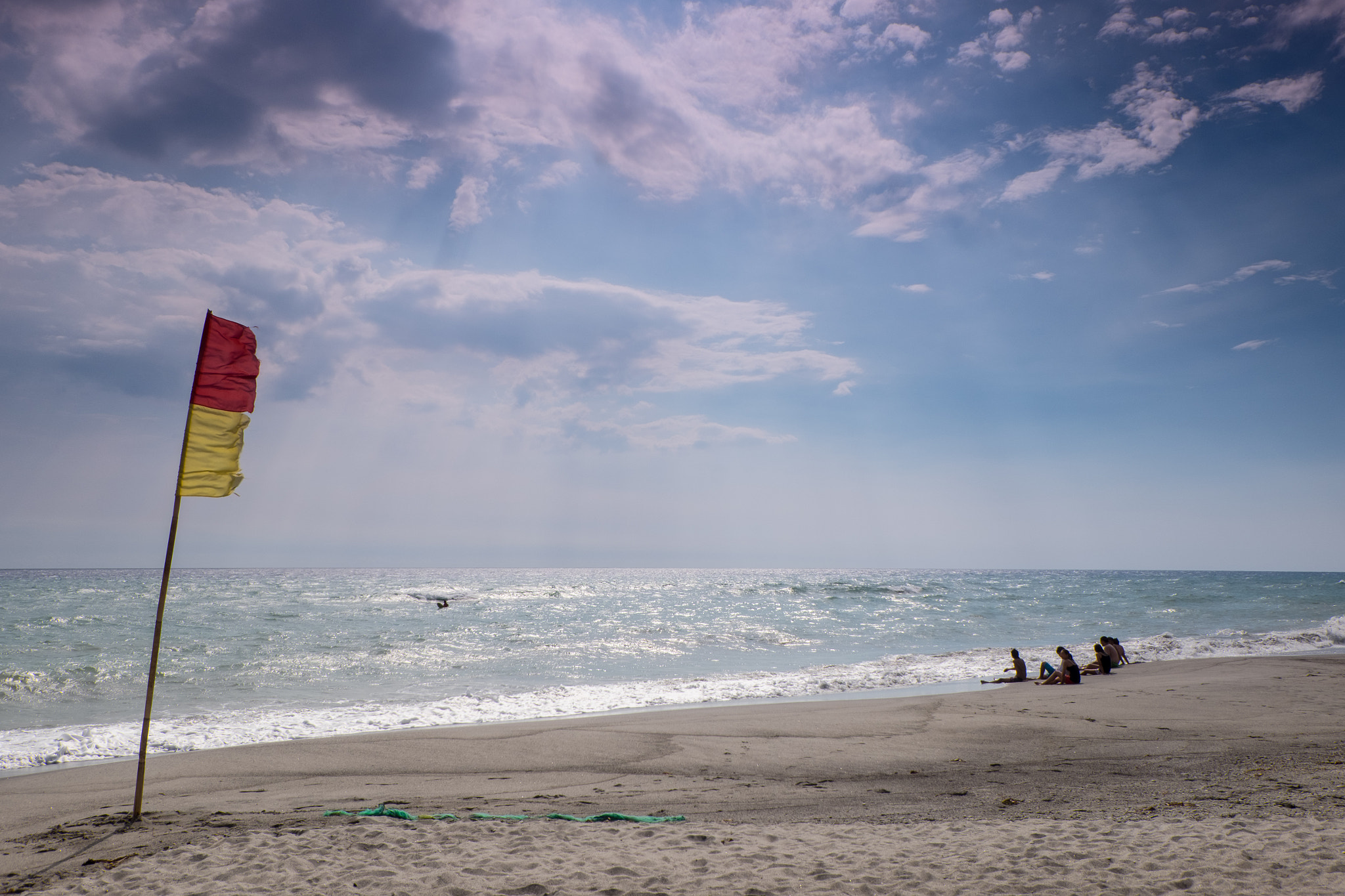 Fujifilm XC 16-50mm F3.5-5.6 OIS sample photo. Friends by the beach photography