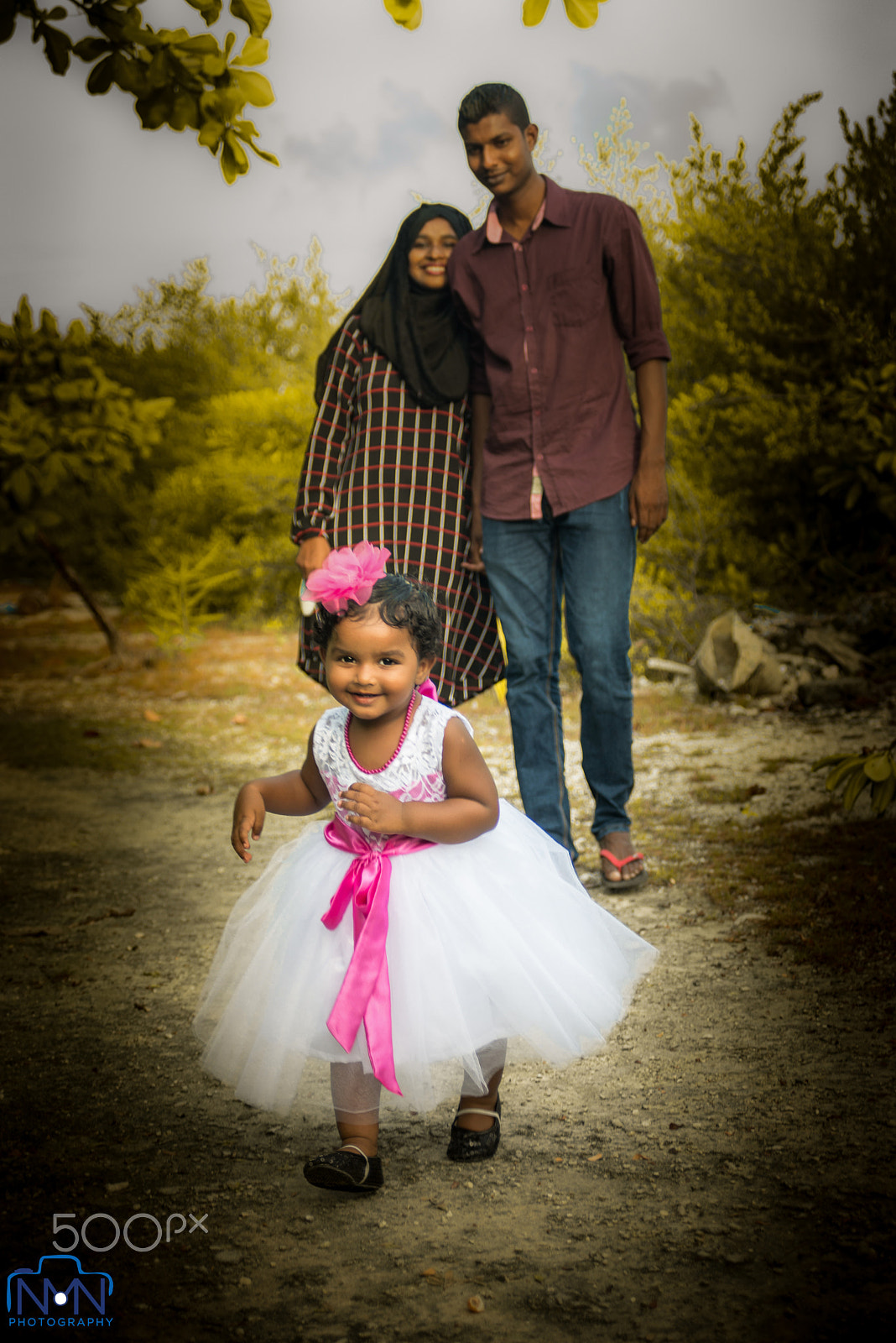 AF Zoom-Nikkor 35-70mm f/3.3-4.5 N sample photo. Family.jpg photography