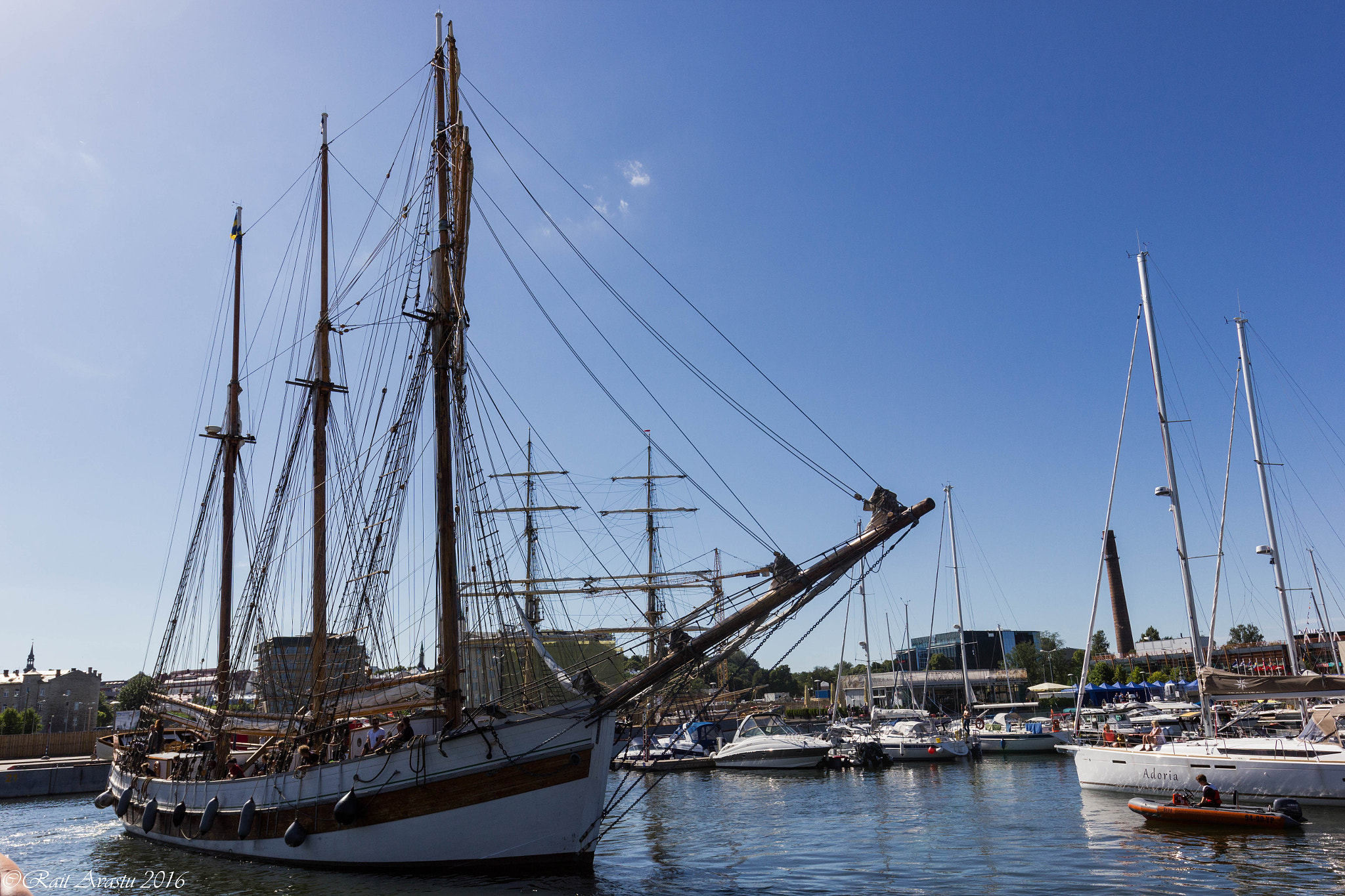 Canon EOS 550D (EOS Rebel T2i / EOS Kiss X4) + Canon EF 16-35mm F4L IS USM sample photo. Sail ship photography