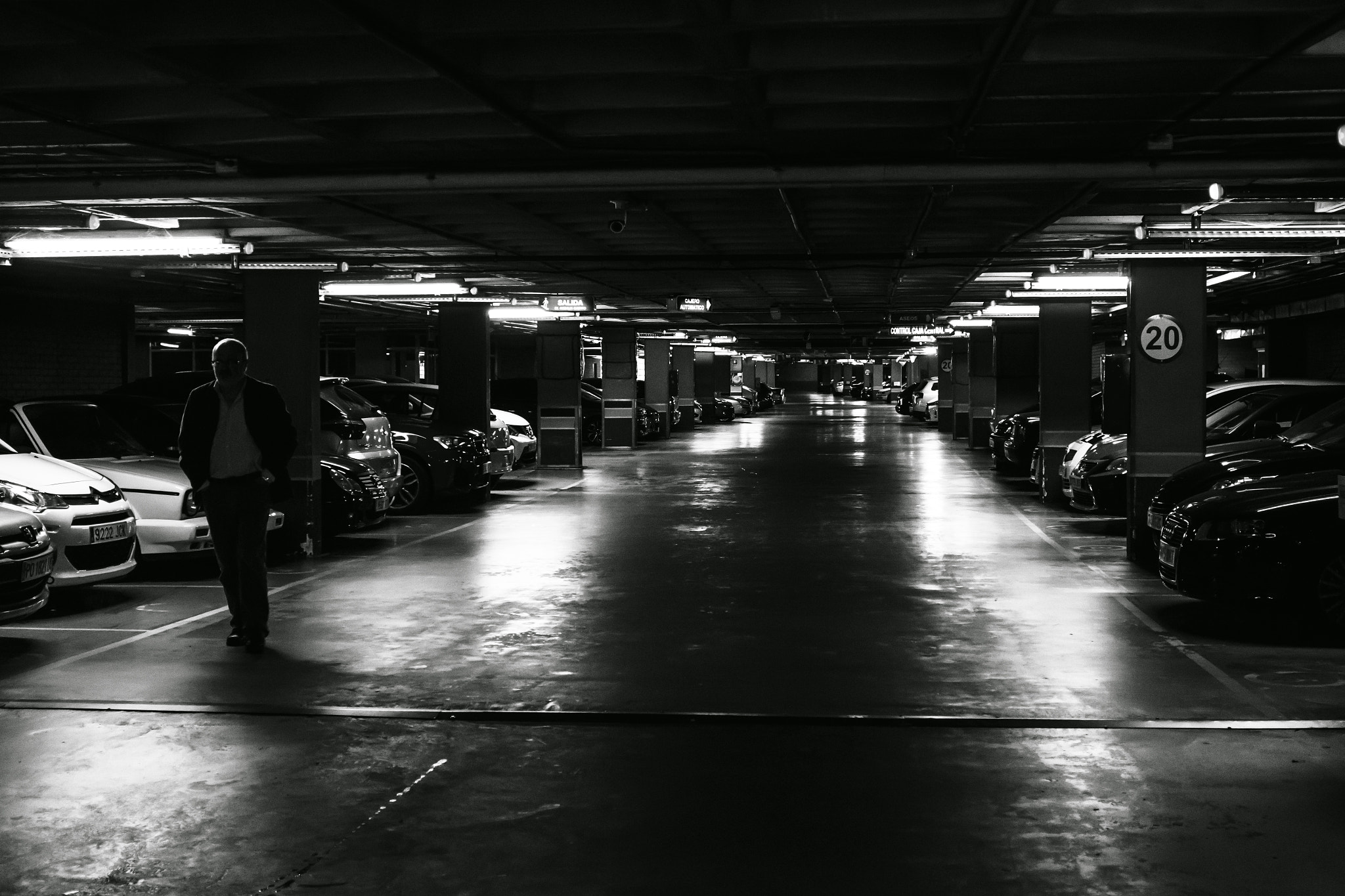 Canon EF 28mm F2.8 IS USM sample photo. Garage photography