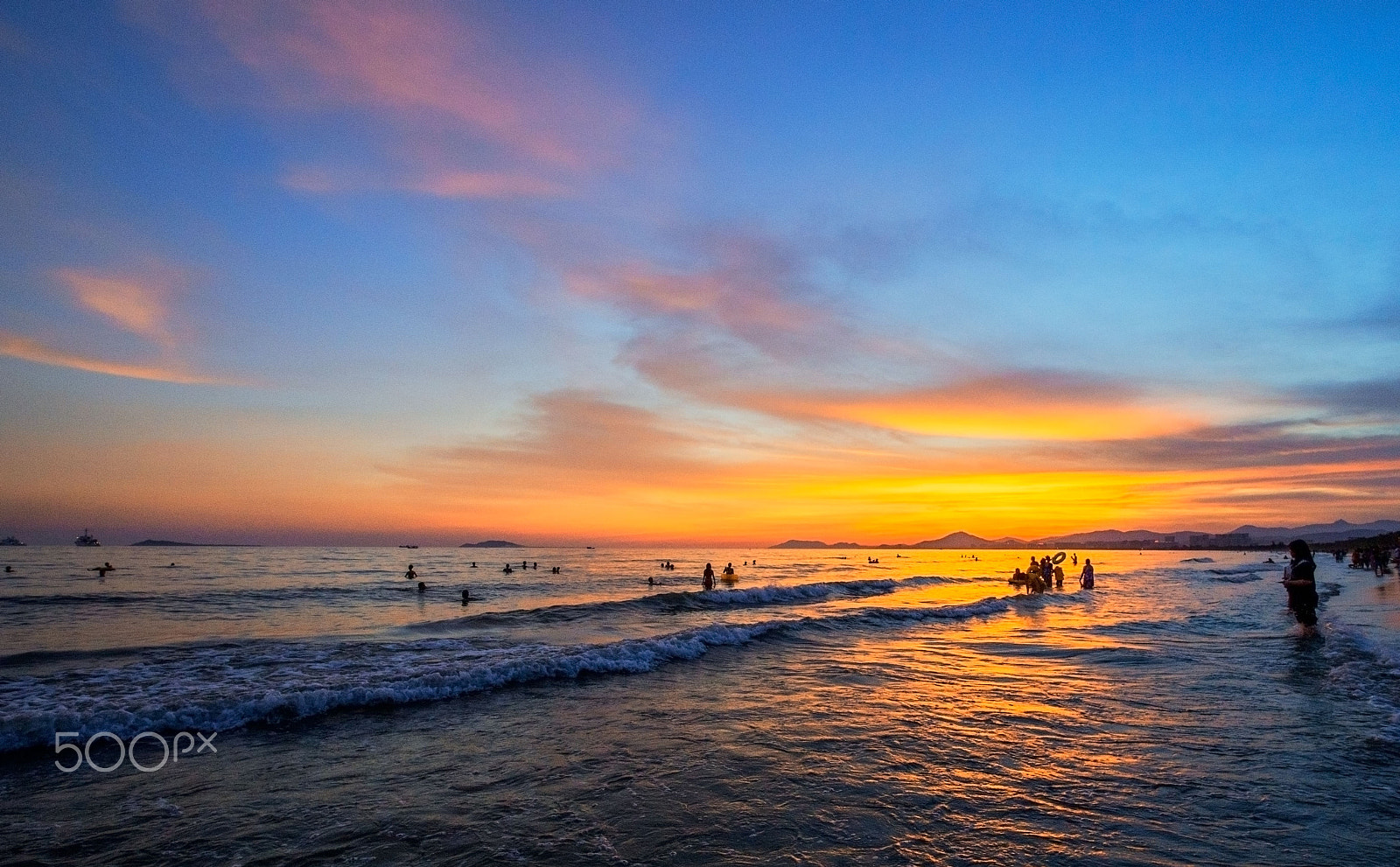 Canon EOS-1D X sample photo. Diffused all over the sky photography