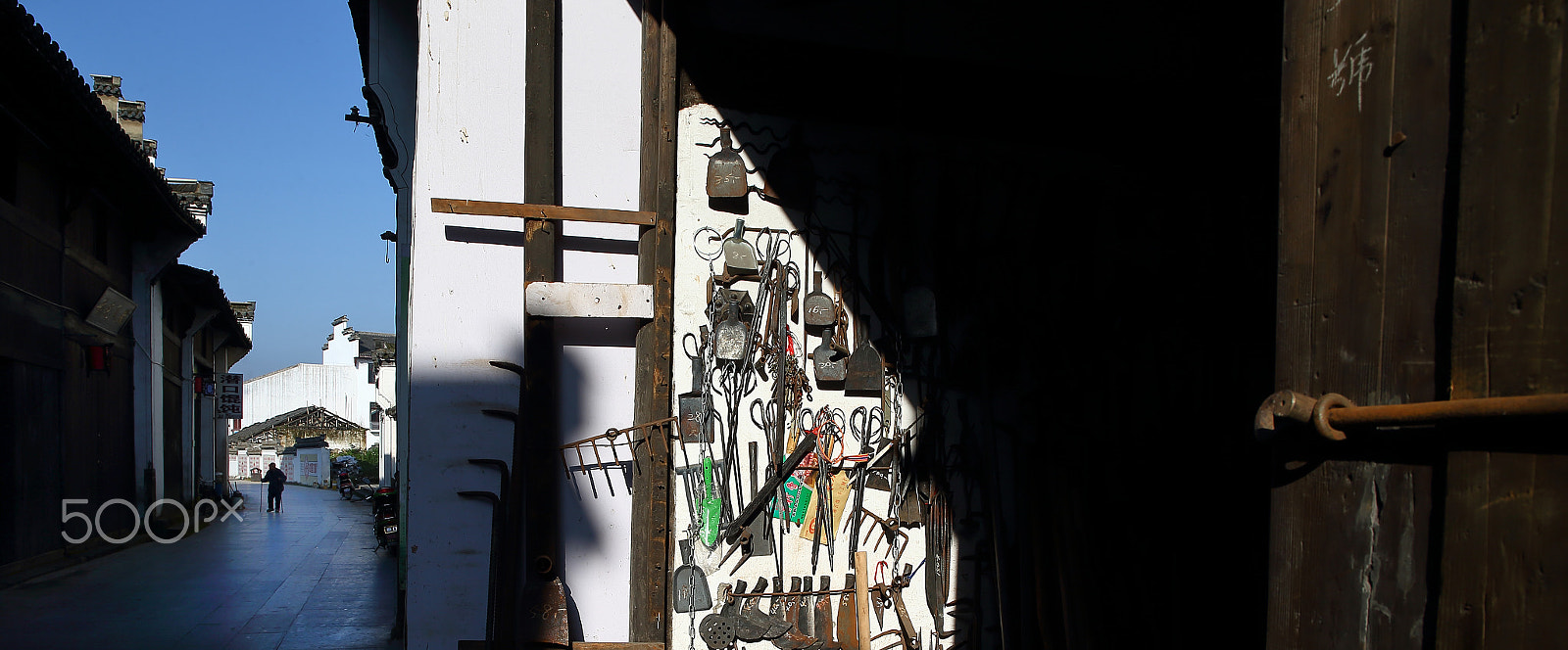 Canon EF 24-70mm F4L IS USM sample photo. 中国古街 photography
