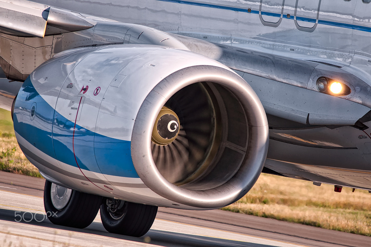 Nikon AF-S Nikkor 300mm F4D ED-IF sample photo. Boeing 737-8as enter air photography