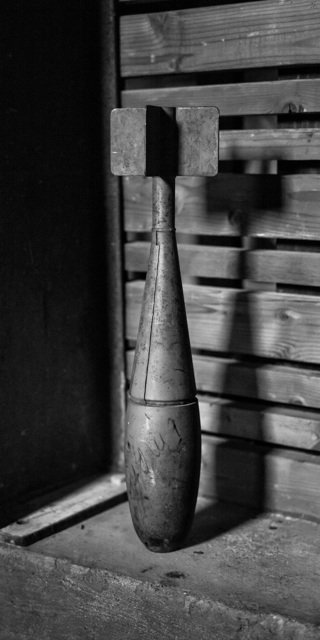 Leica APO-Summicron-M 50mm F2 ASPH sample photo. Bomb photography