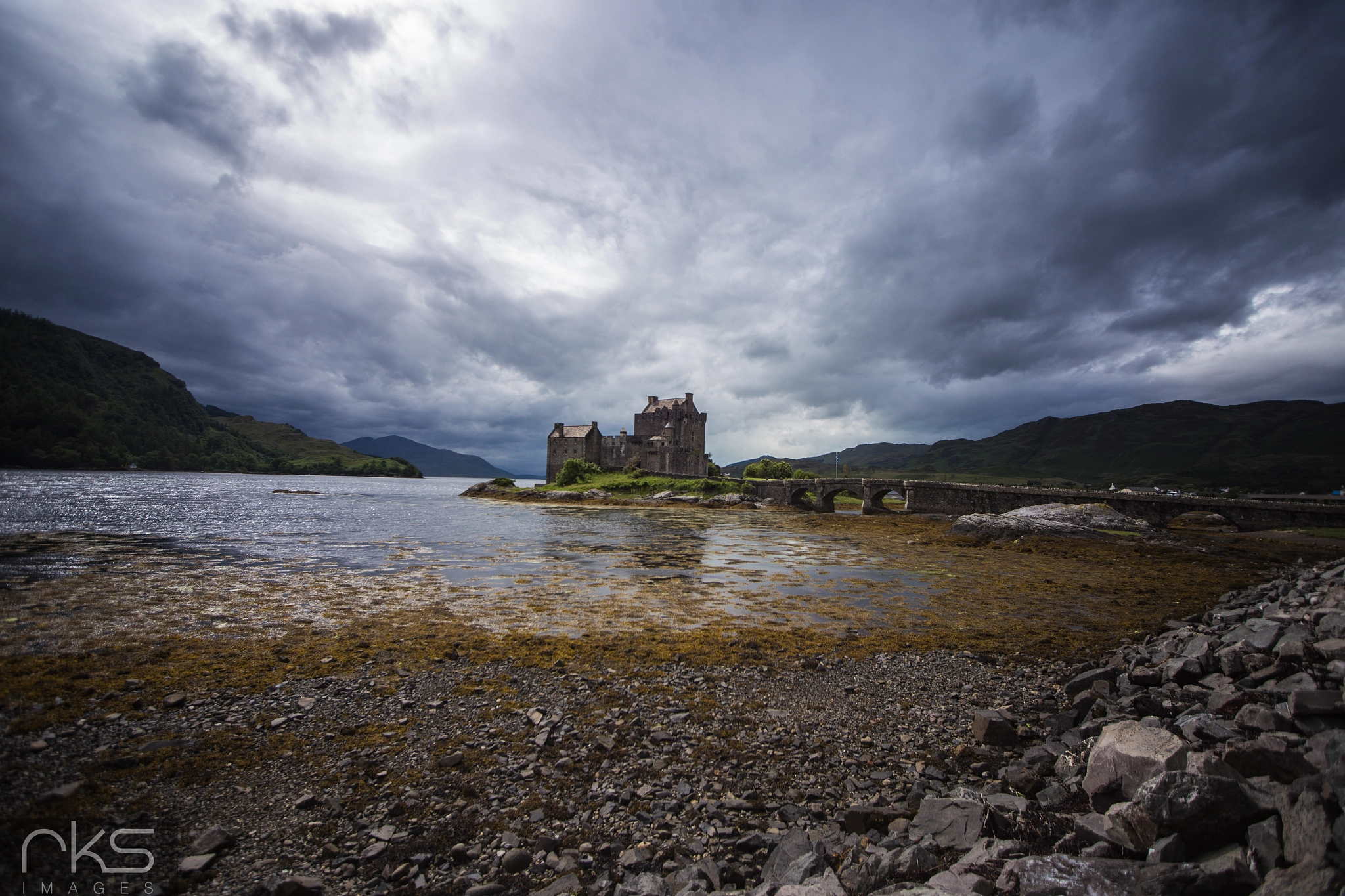 Canon EOS 6D + Sigma 15-30mm f/3.5-4.5 EX DG Aspherical sample photo. Eilean donan castle photography