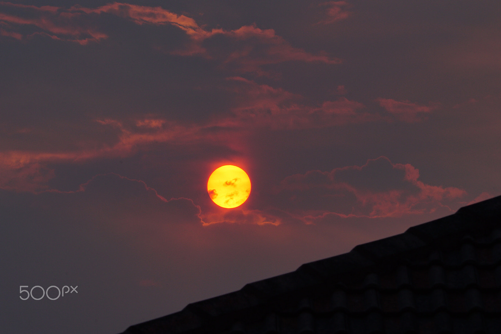 Sony FE 24-240mm F3.5-6.3 OSS sample photo. A gentle fireball photography
