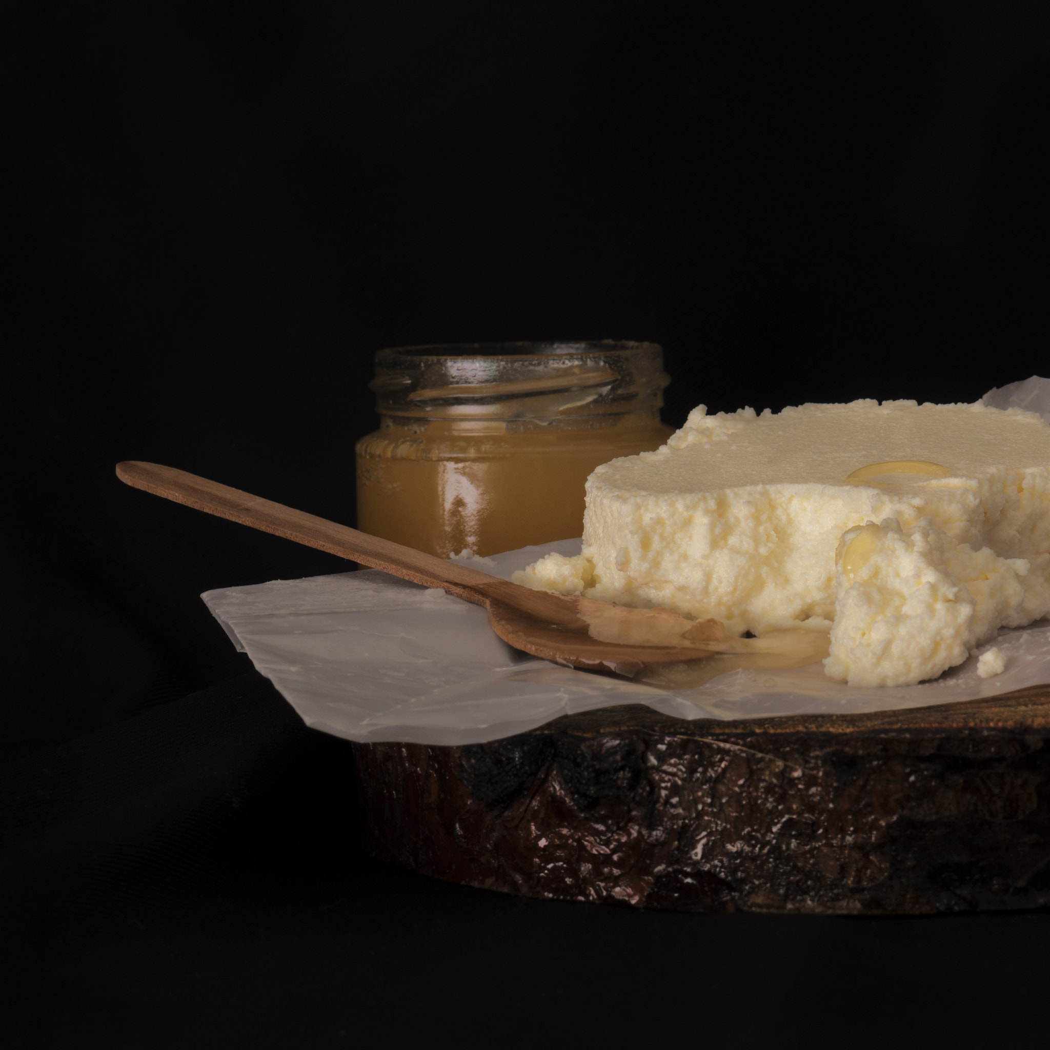 Sony SLT-A77 sample photo. Cheese with honey photography