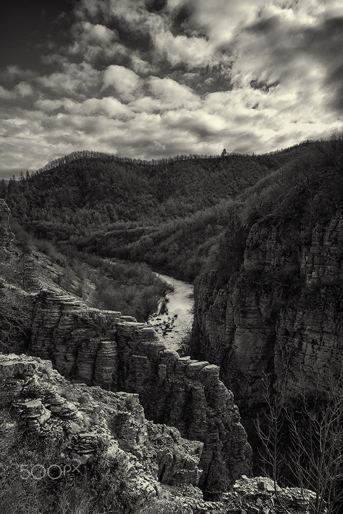 Summicron-M 1:2/28 ASPH. sample photo. At vikos gorge photography