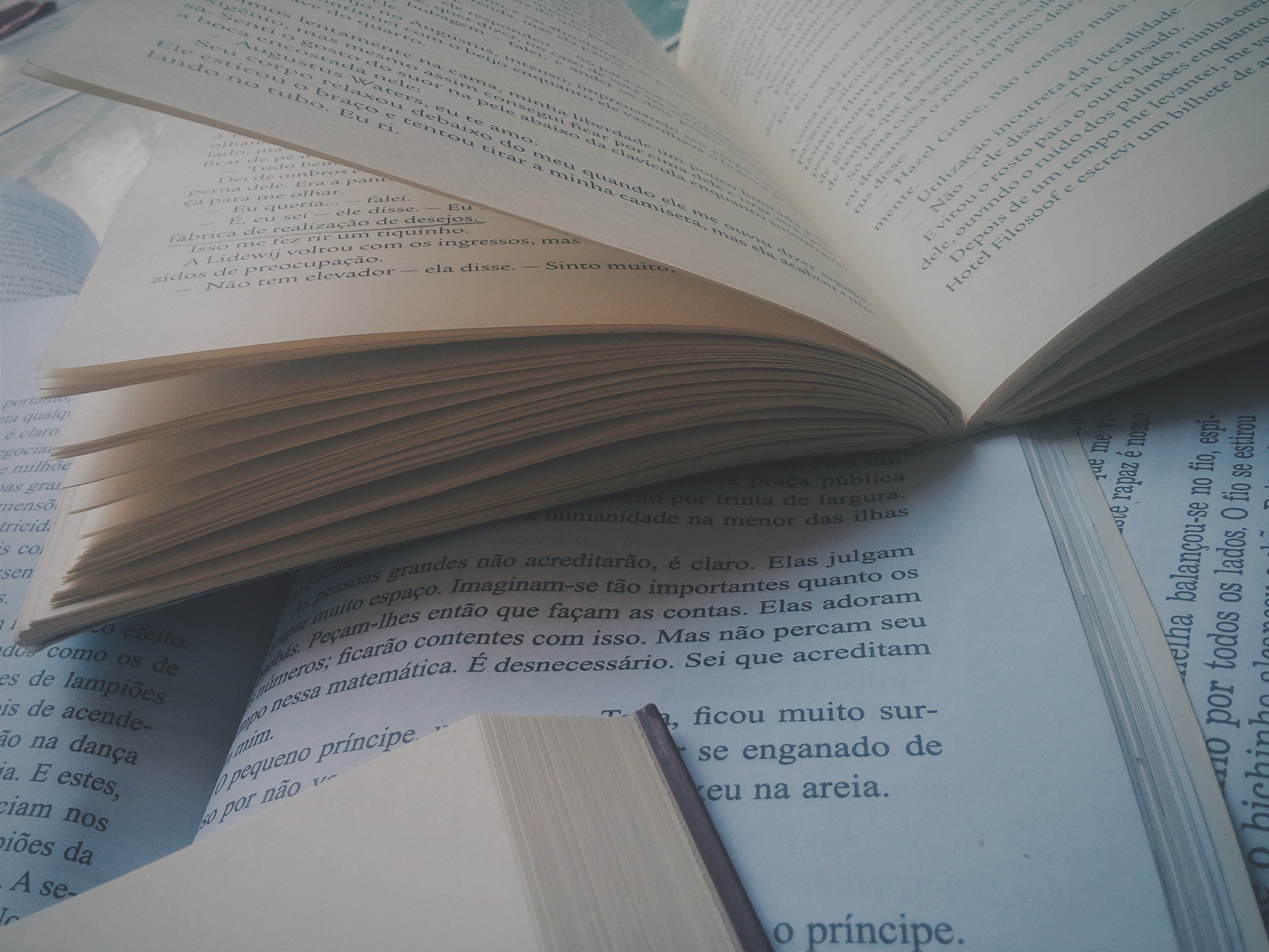 LG L Bello sample photo. Livros 2/3 photography