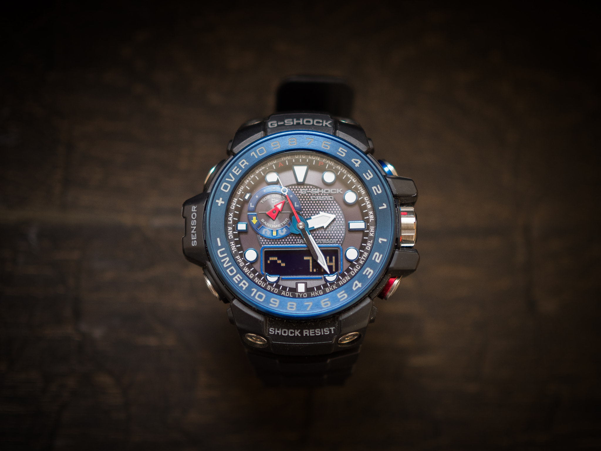 Olympus OM-D E-M10 II + Olympus M.Zuiko Digital 25mm F1.8 sample photo. G-shock gulfmaster gwn-1000b-1ber watch photography