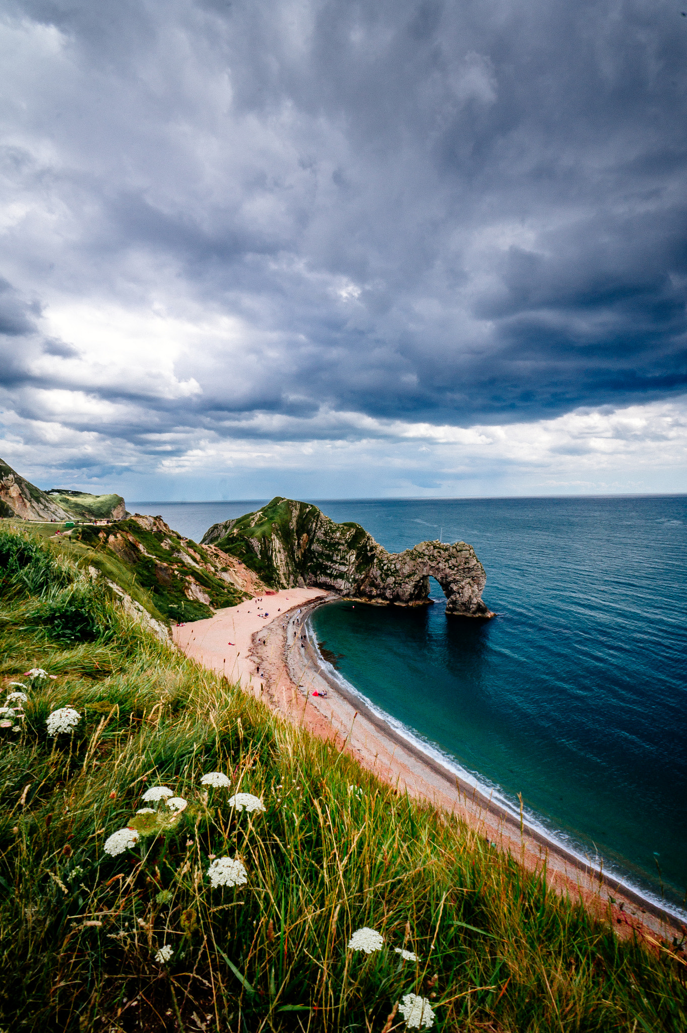 Sony Alpha a5000 (ILCE 5000) + Sony E 16mm F2.8 sample photo. Durdle door, dorset  photography