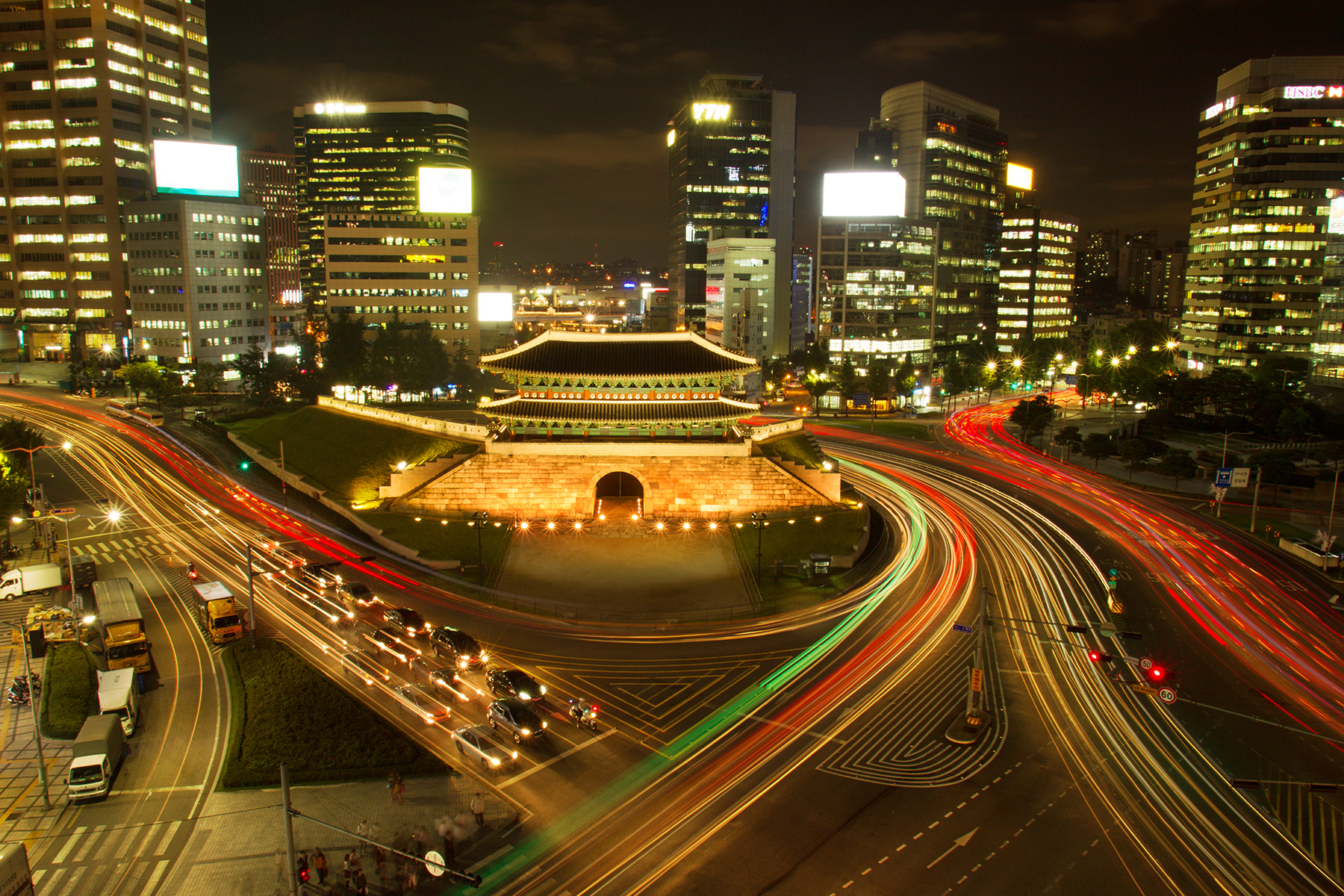 Canon EOS-1D Mark IV + Canon EF 17-35mm f/2.8L sample photo. A night view of seoul photography