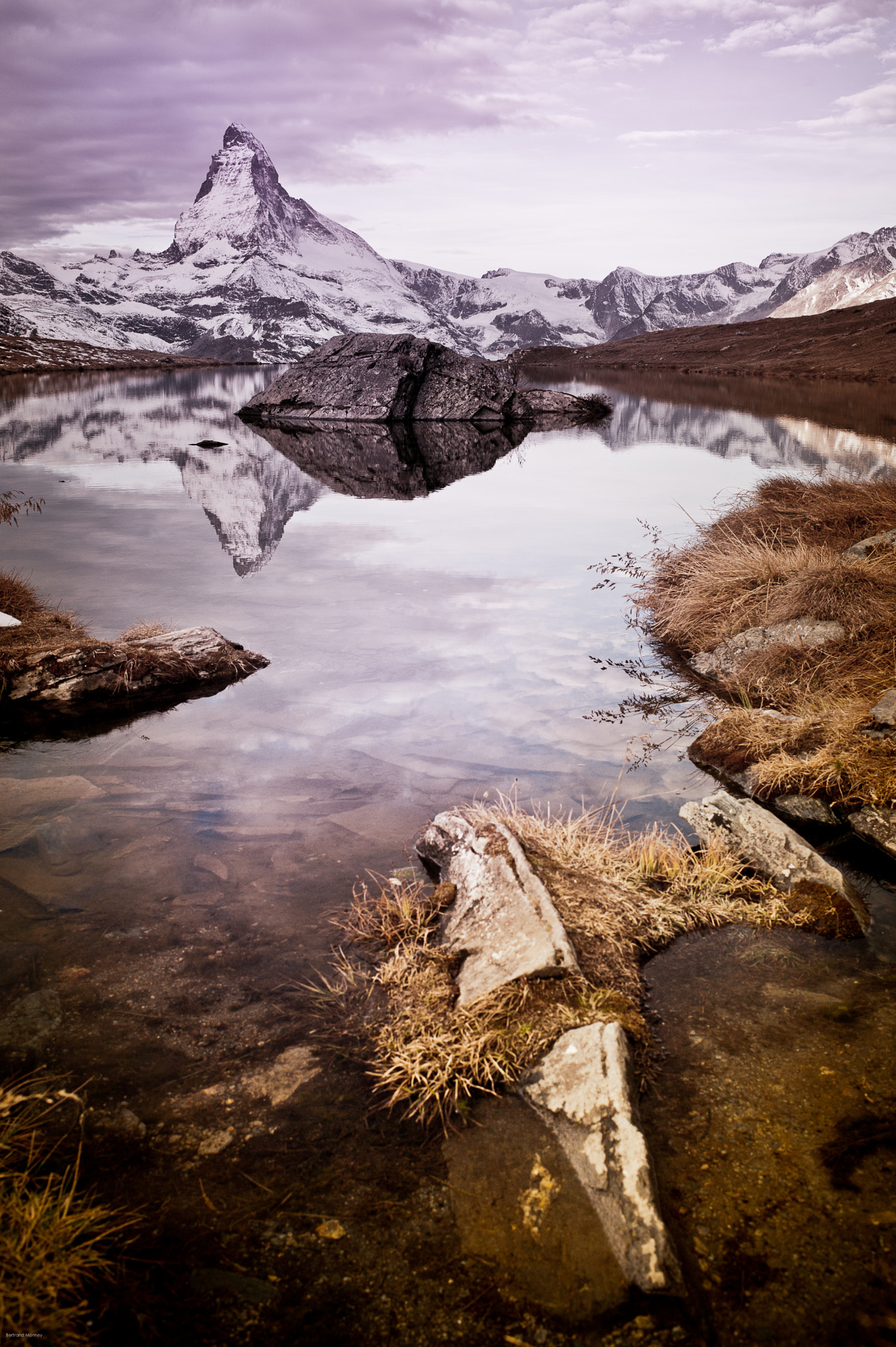 Le Cervin (Cervino en italien, Matterhorn en allemand)