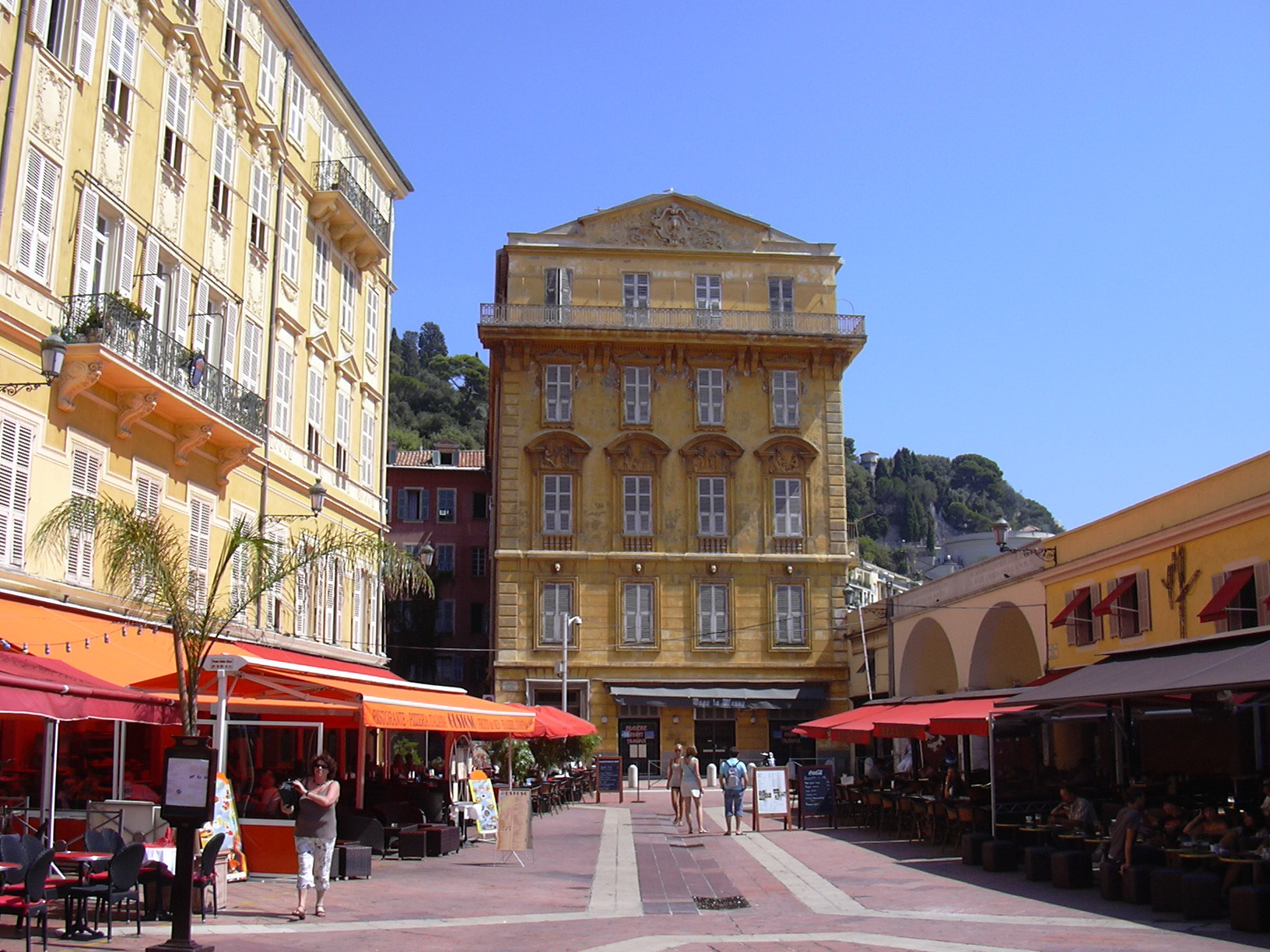 Nikon E2000 sample photo. Nice, cot-d'azur photography